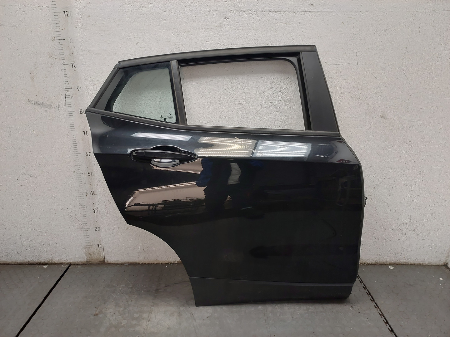 Дверь задняя правая