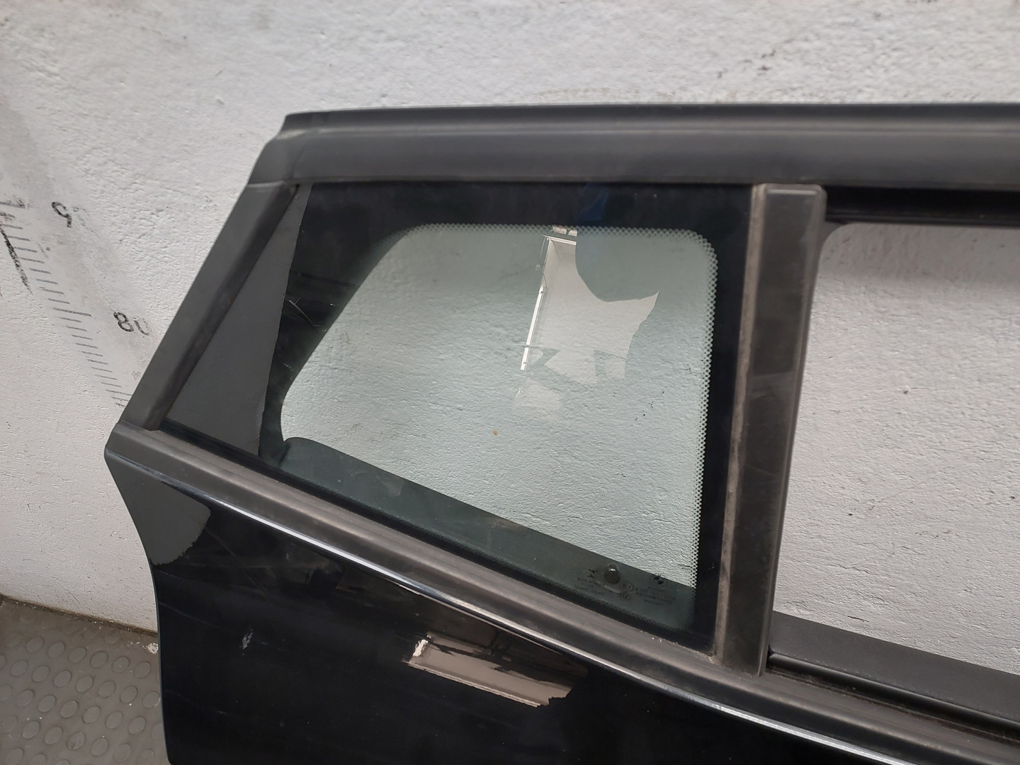 Дверь задняя правая