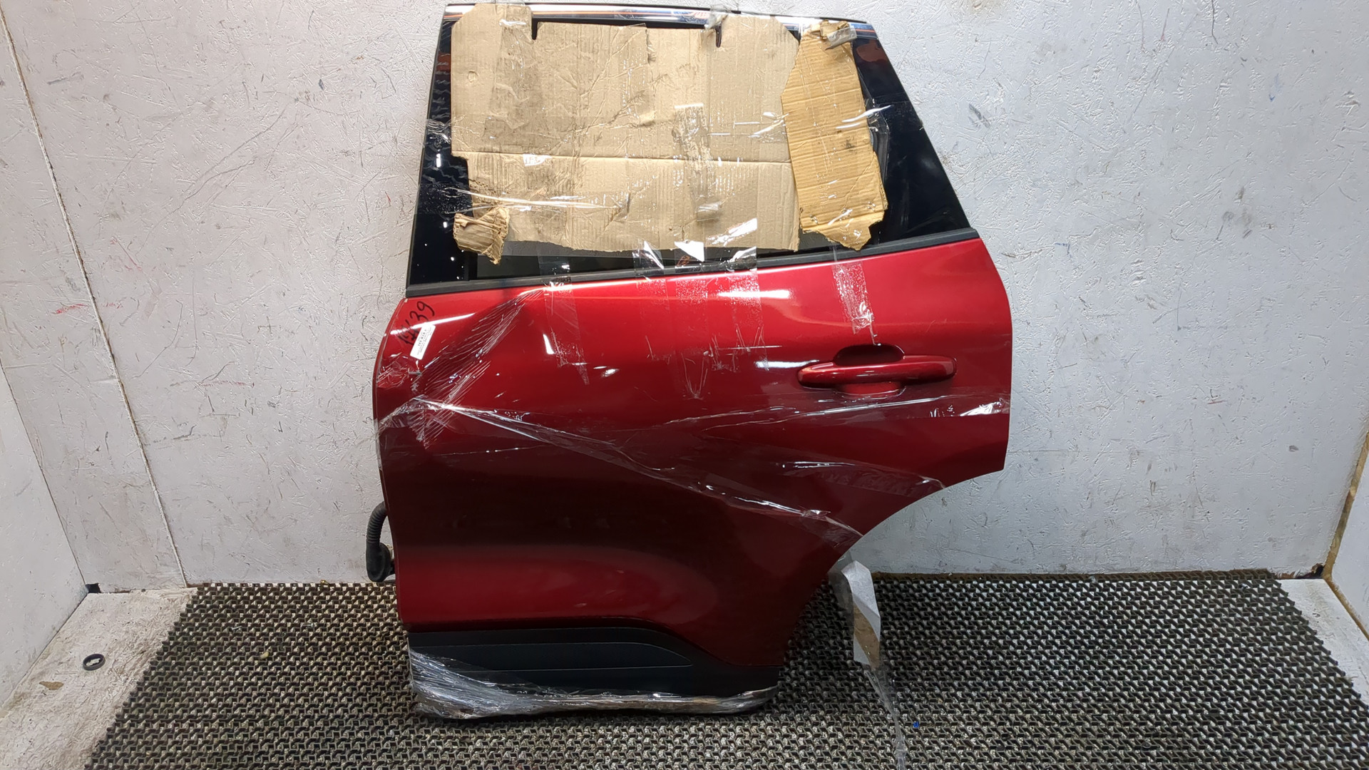 Дверь задняя левая