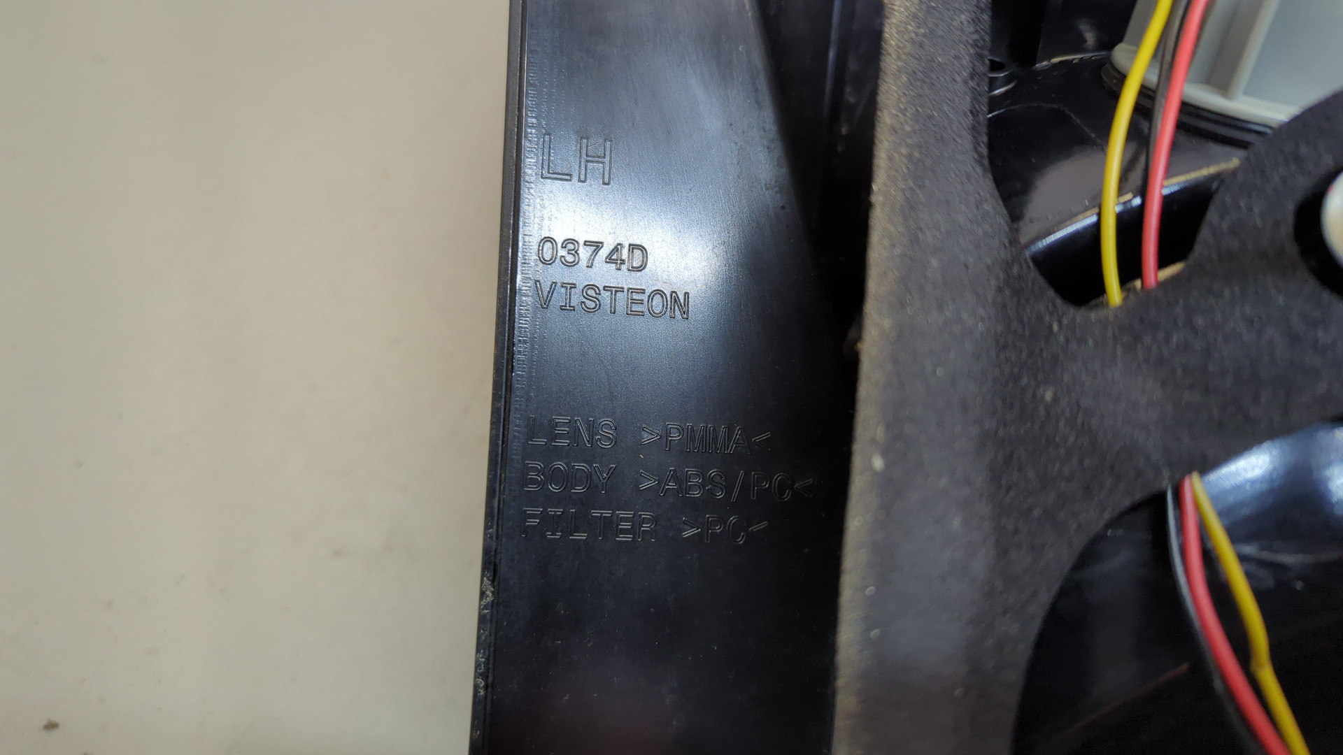 Фонарь задний левый