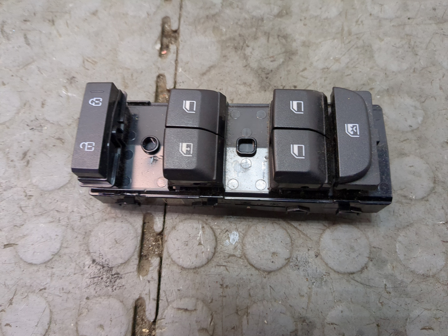 Кнопка стеклоподъемника