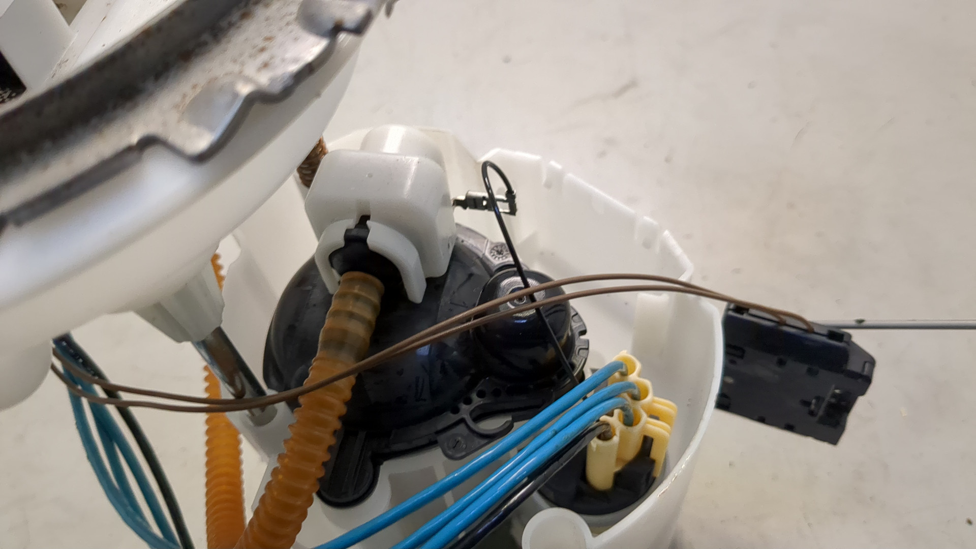 Насос топливный электрический