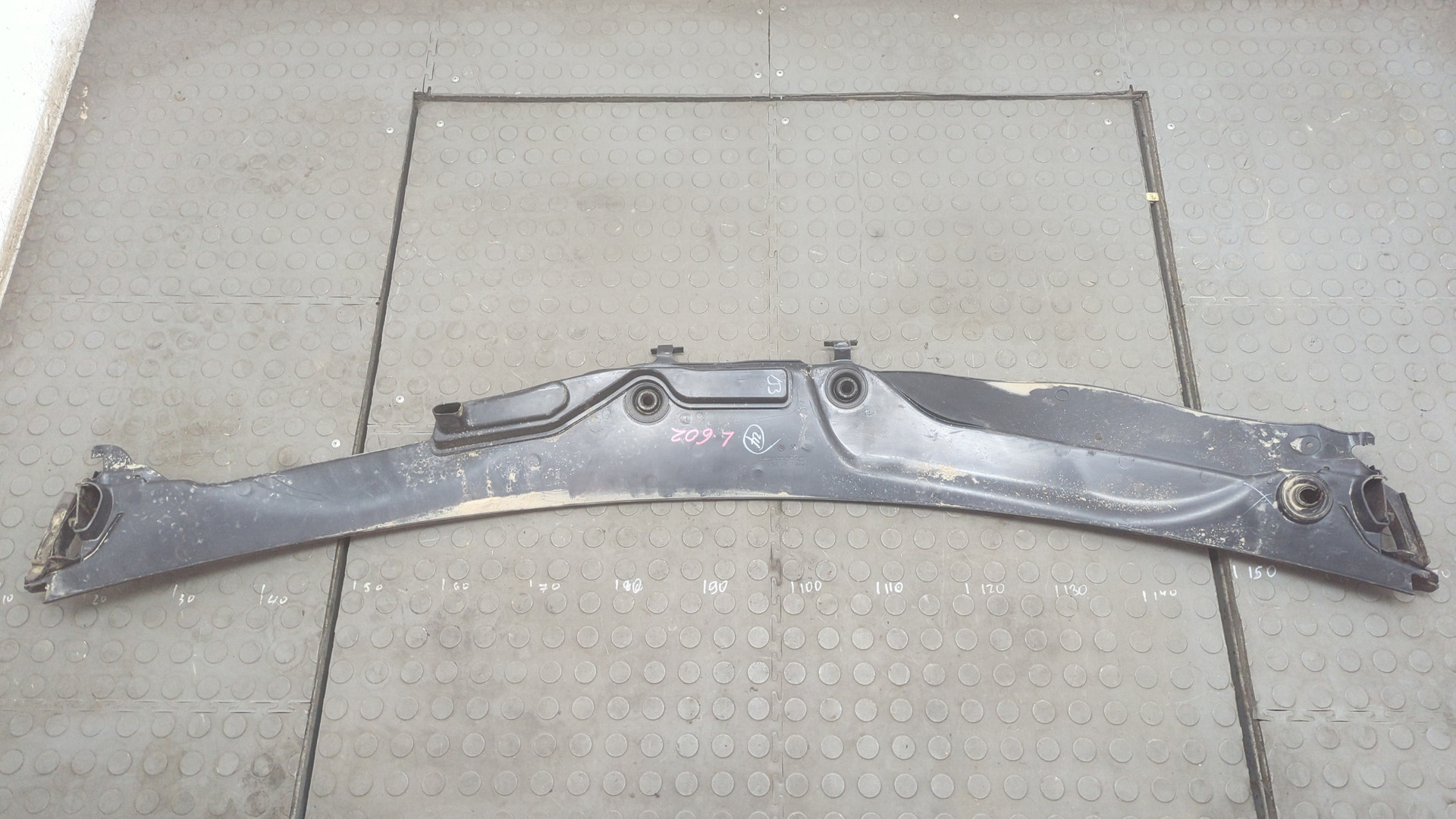 Решетка стеклоочистителей (Жабо)