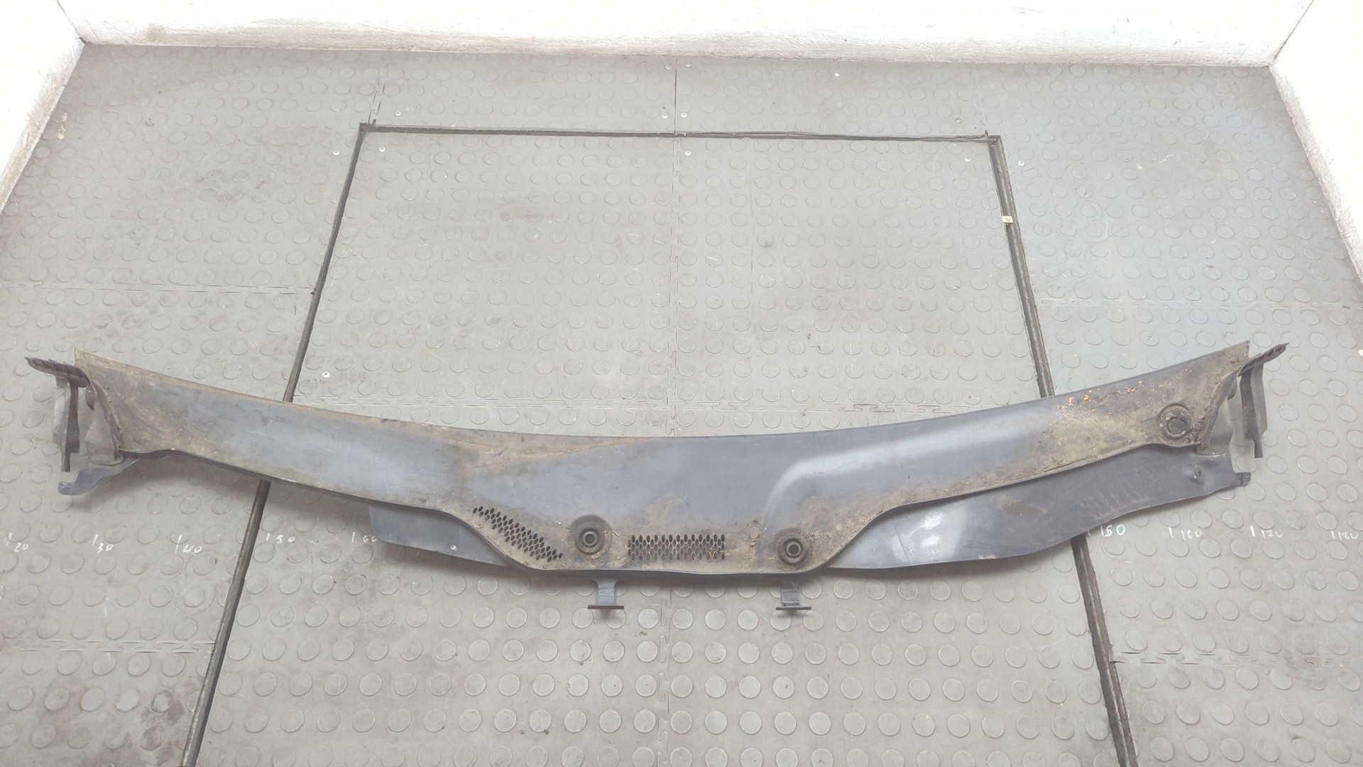 Решетка стеклоочистителей (Жабо)