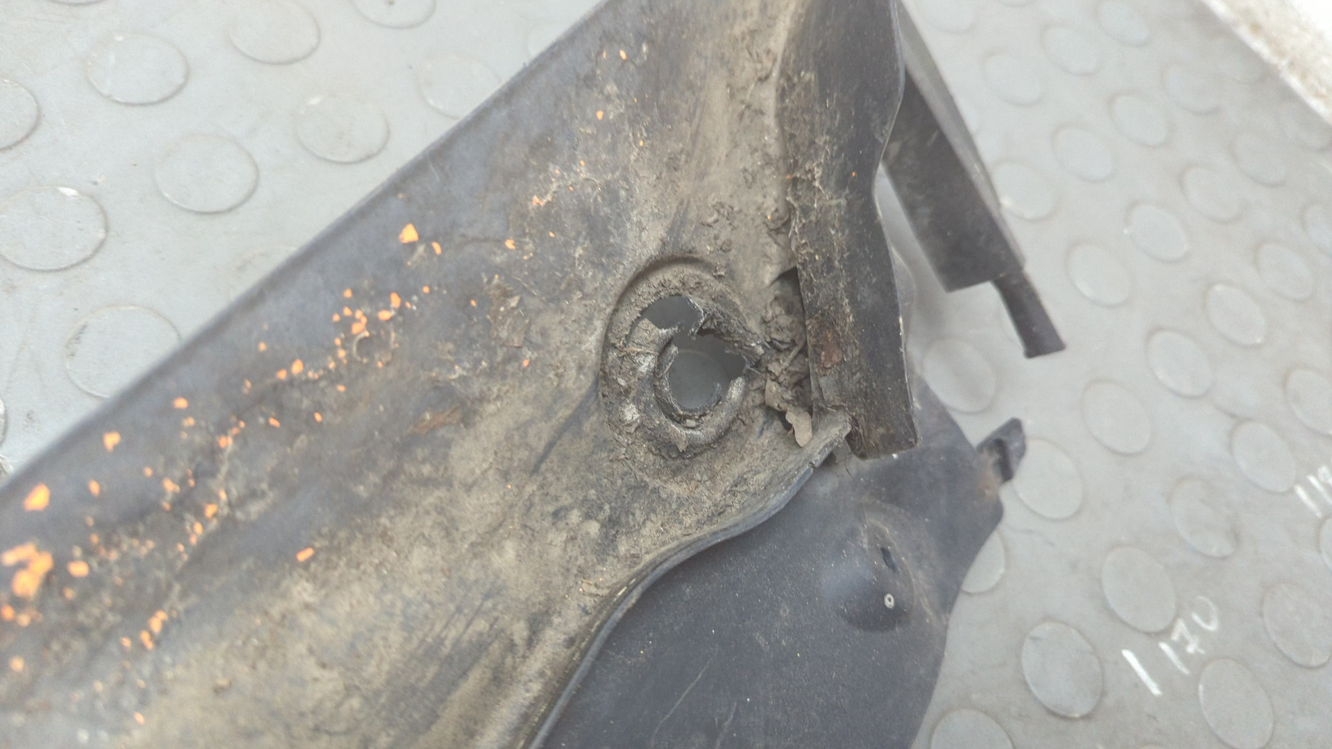 Решетка стеклоочистителей (Жабо)