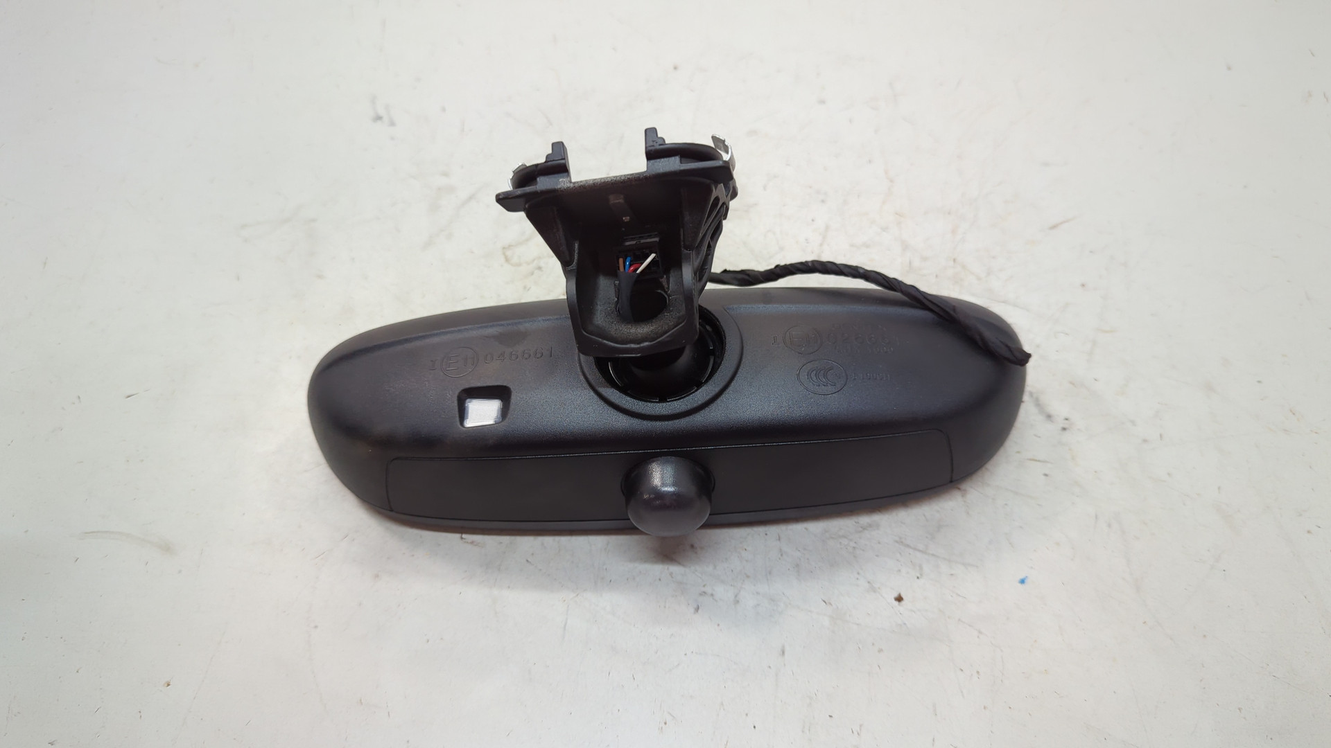 Зеркало заднего вида