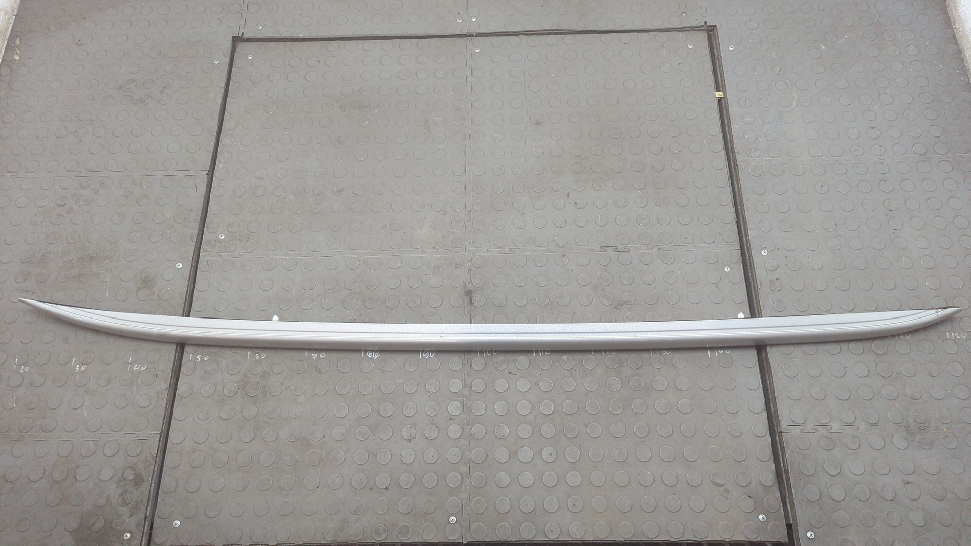 Рейлинг (релинг) правый (планка на крышу)