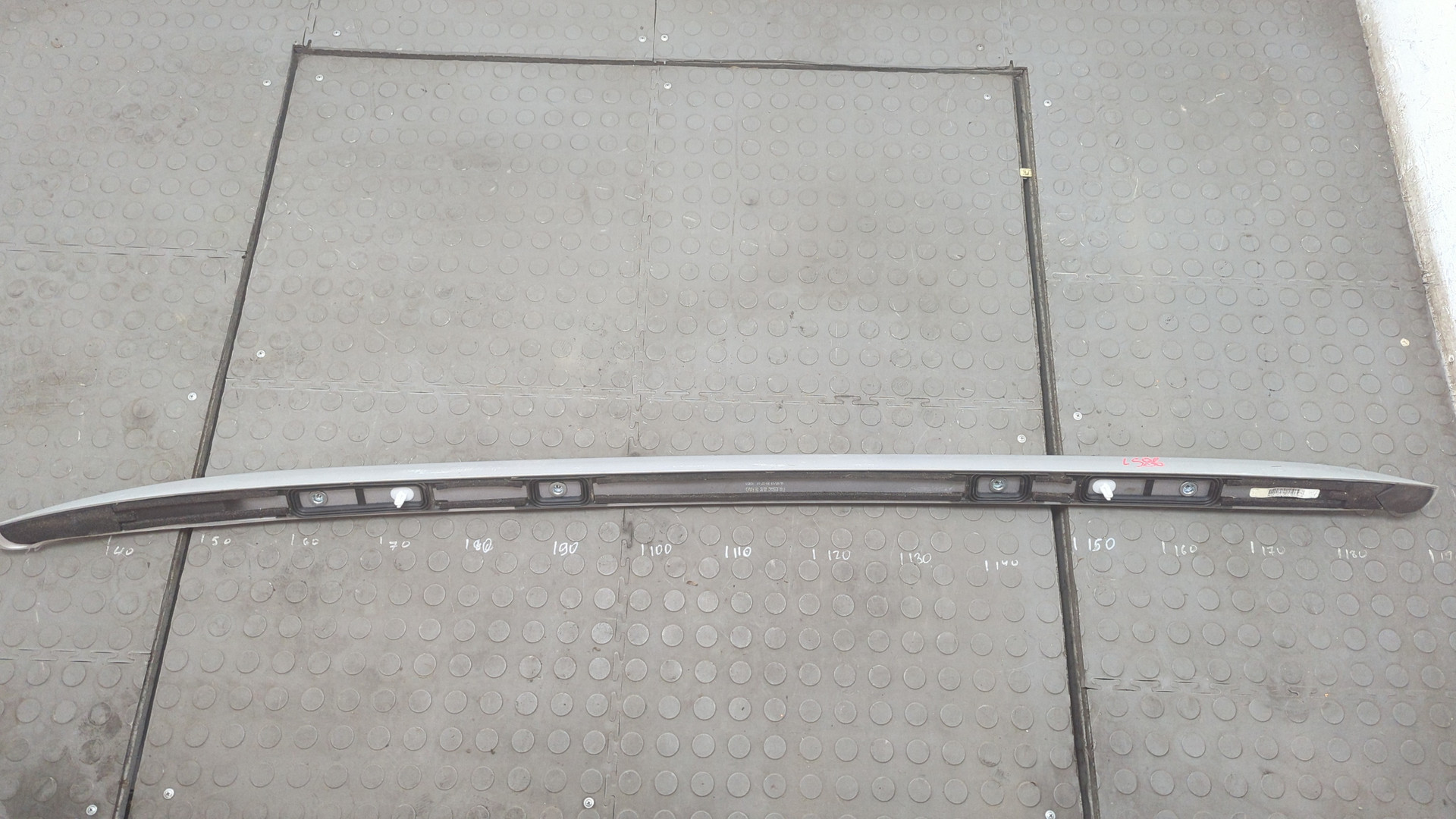 Рейлинг (релинг) правый (планка на крышу)