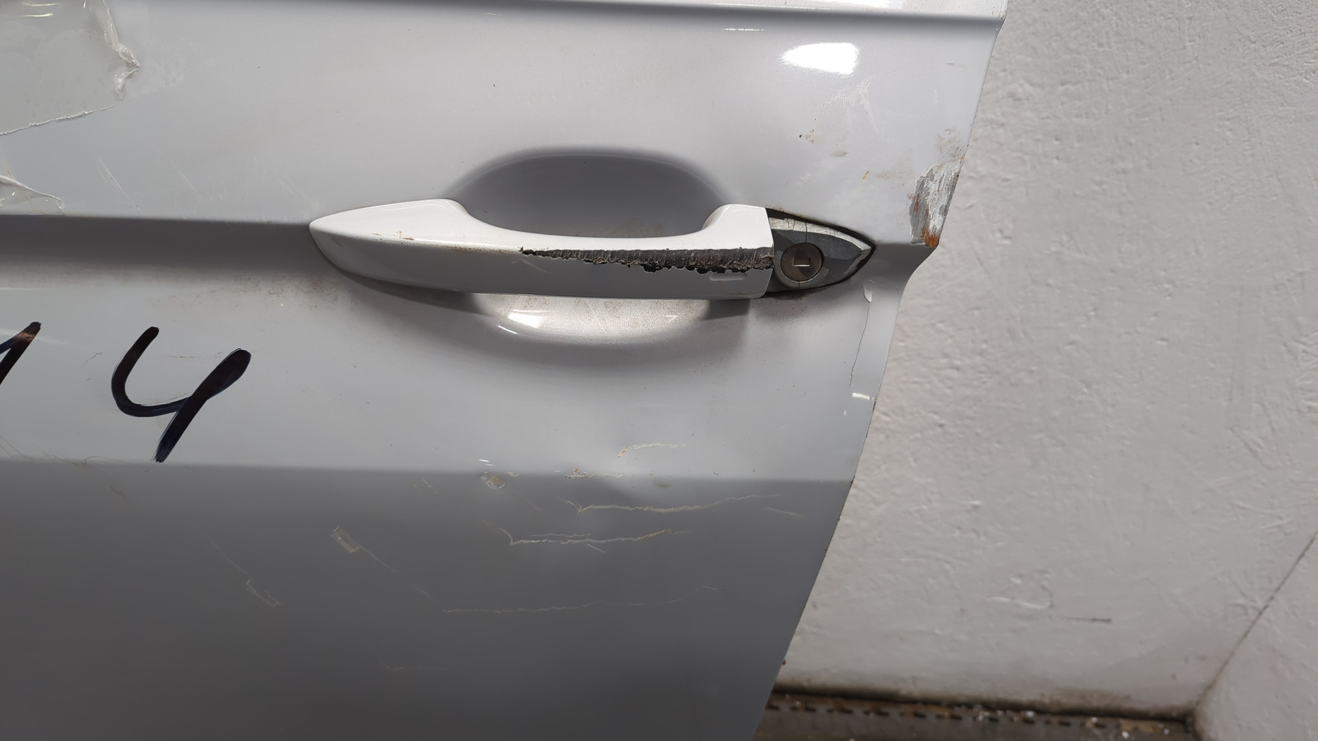 Дверь передняя левая