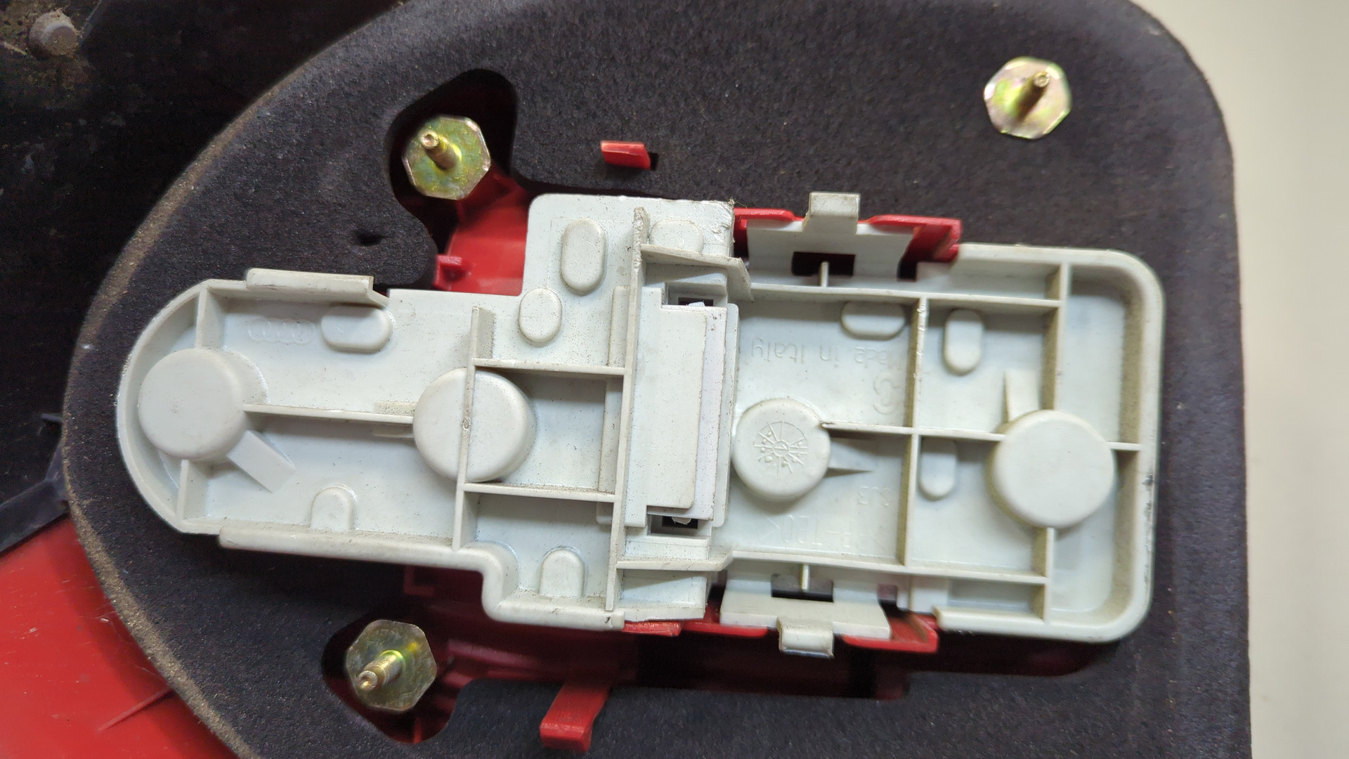 Фонарь задний правый