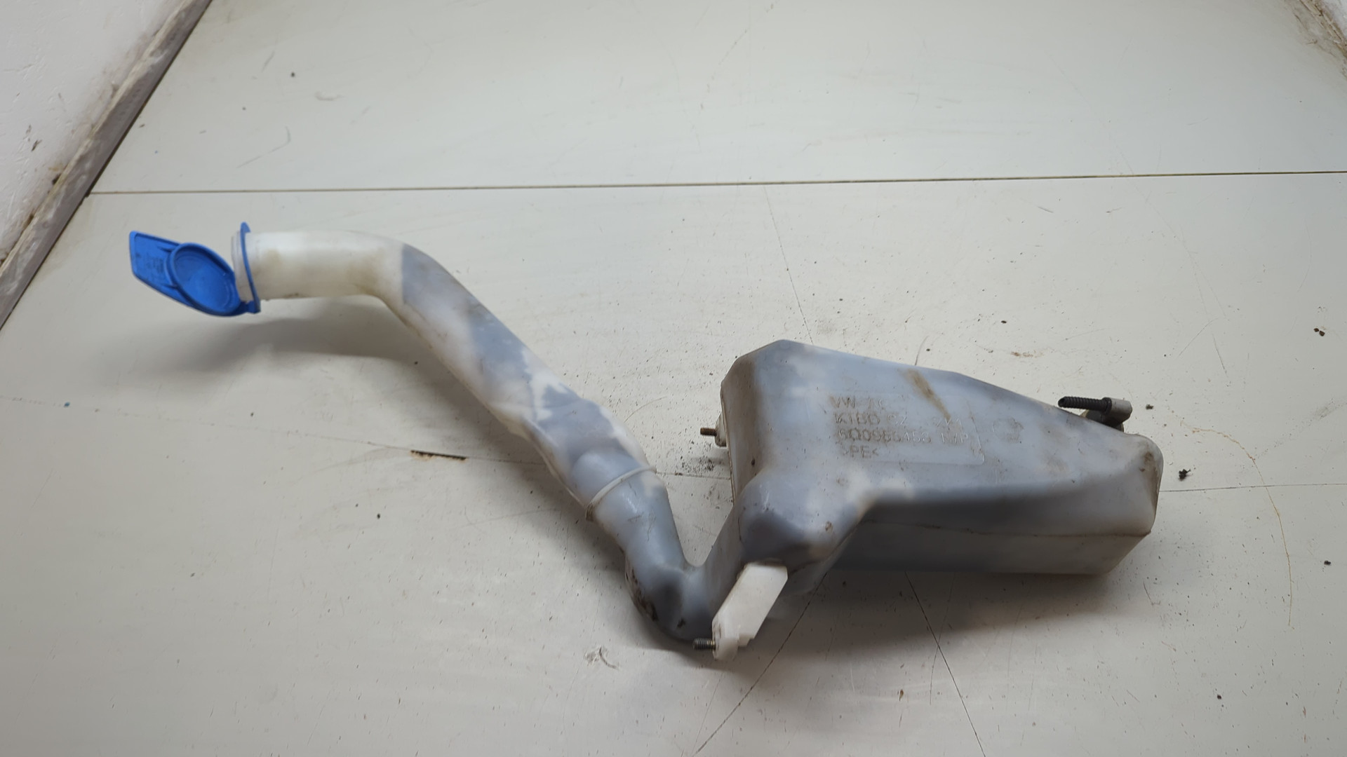 Бачок омывателя лобового стекла