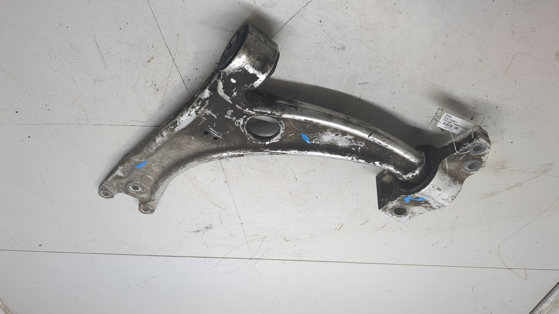 Рычаг передний