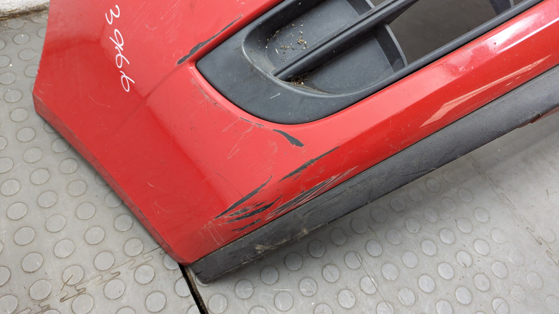 Бампер передний