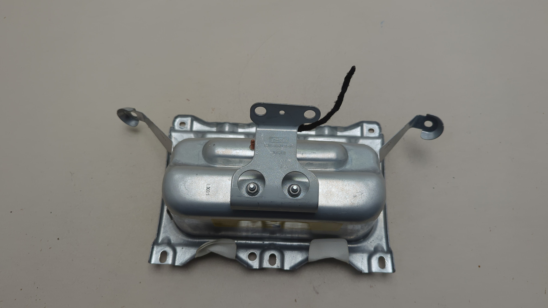 Подушка безопасности пассажирская (в торпедо)