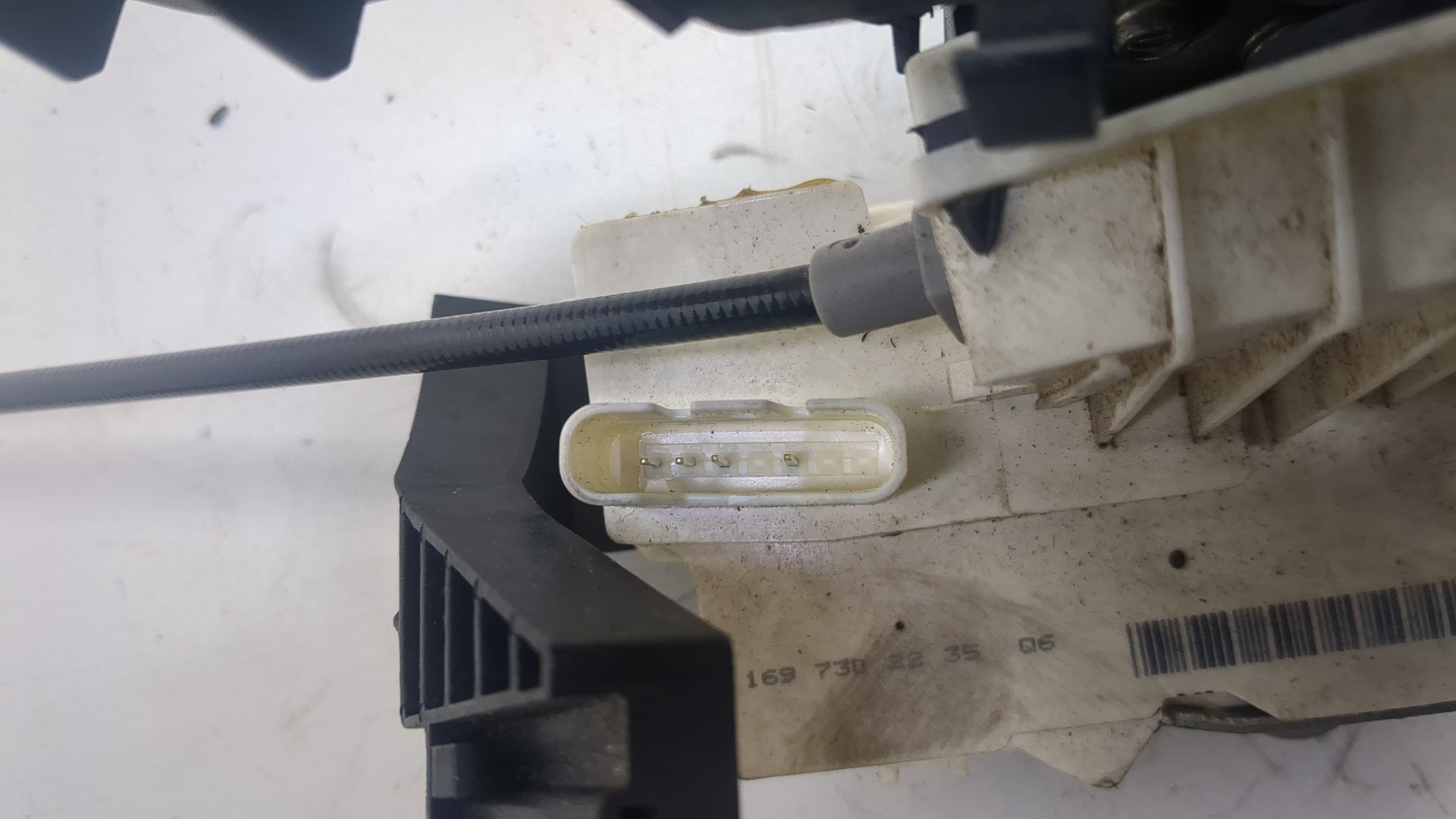 Замок двери задней правой