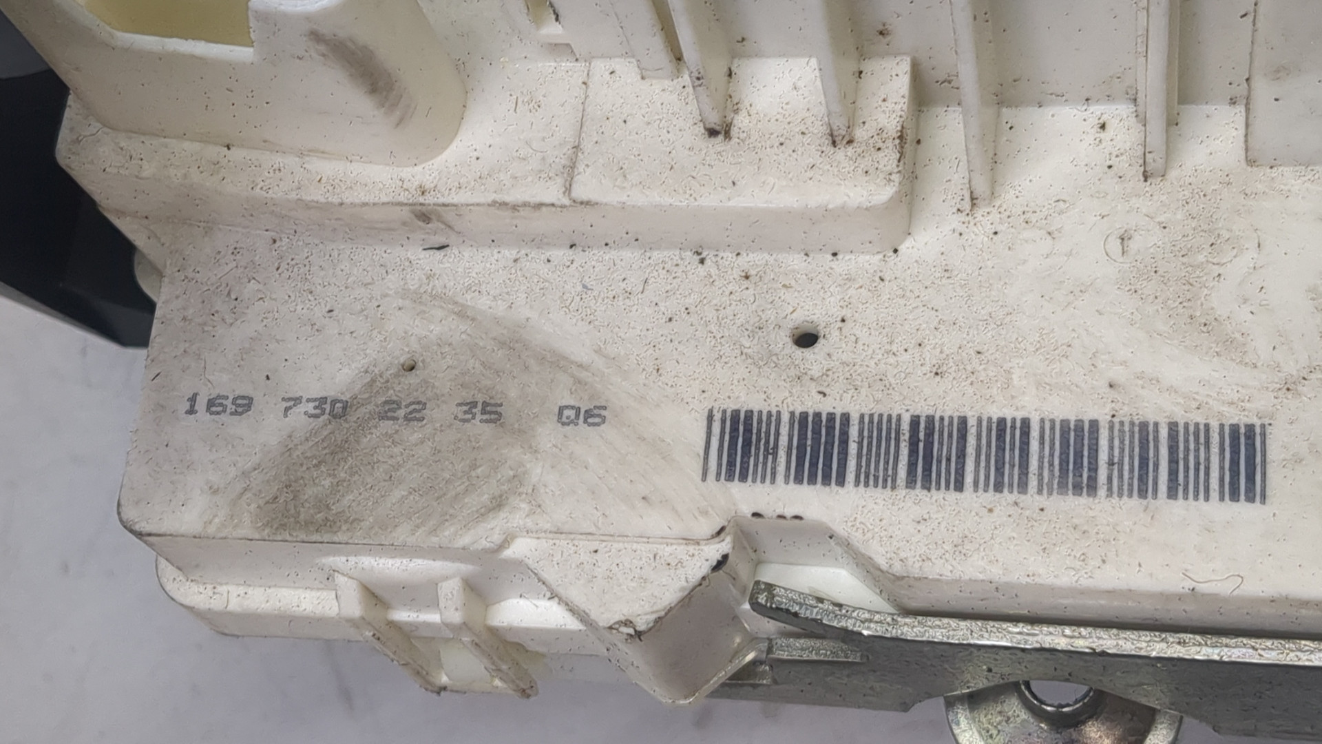 Замок двери задней правой