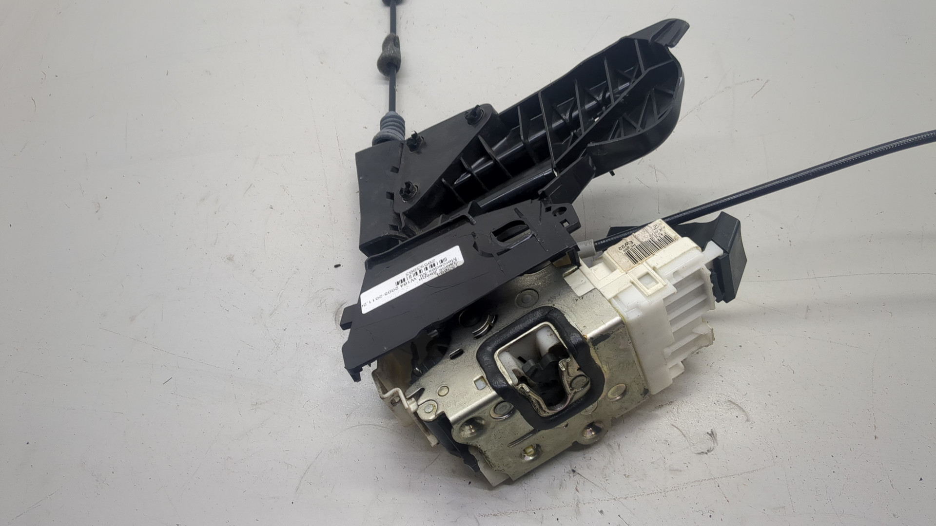 Замок двери задней правой