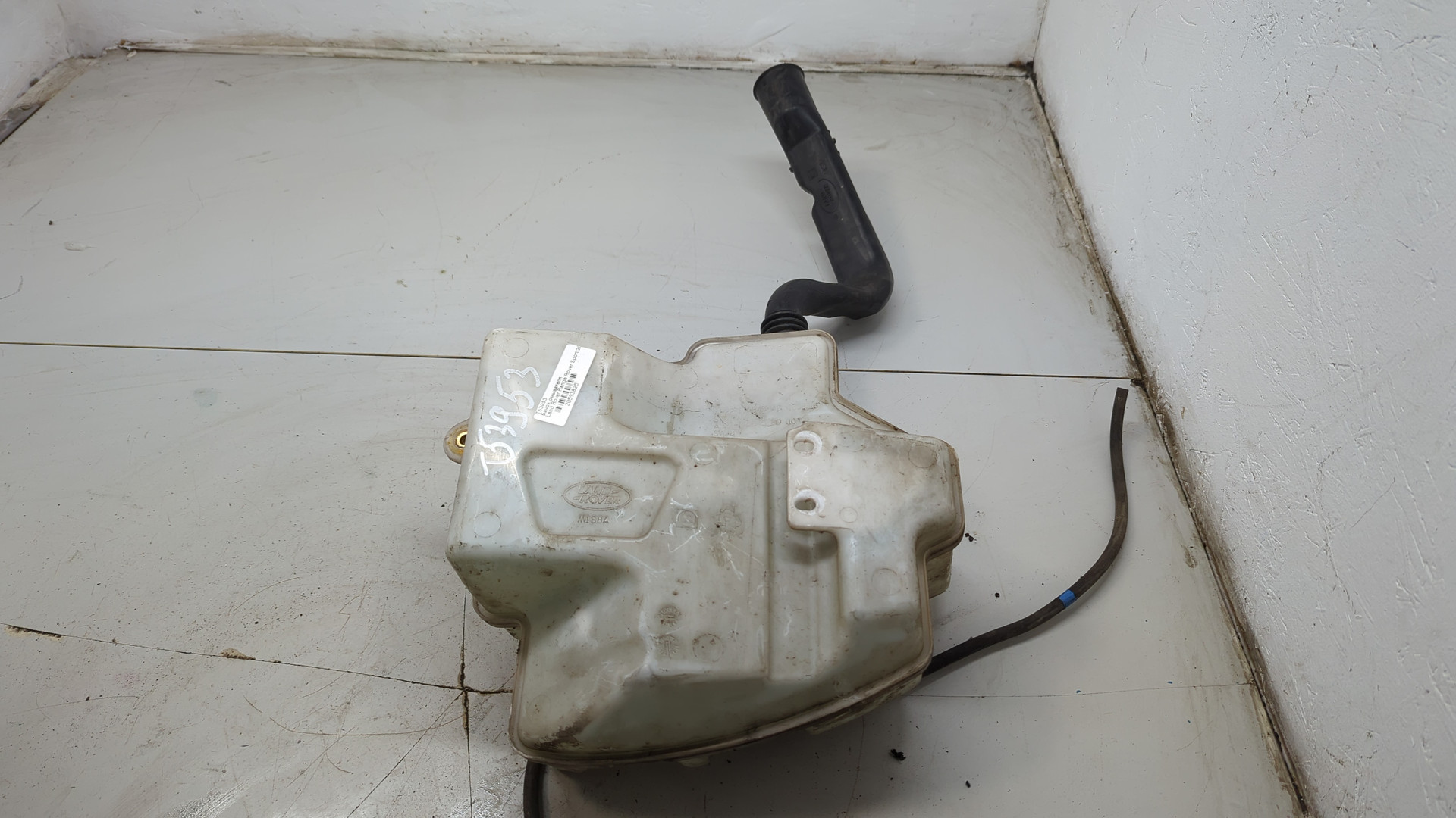 Бачок омывателя лобового стекла