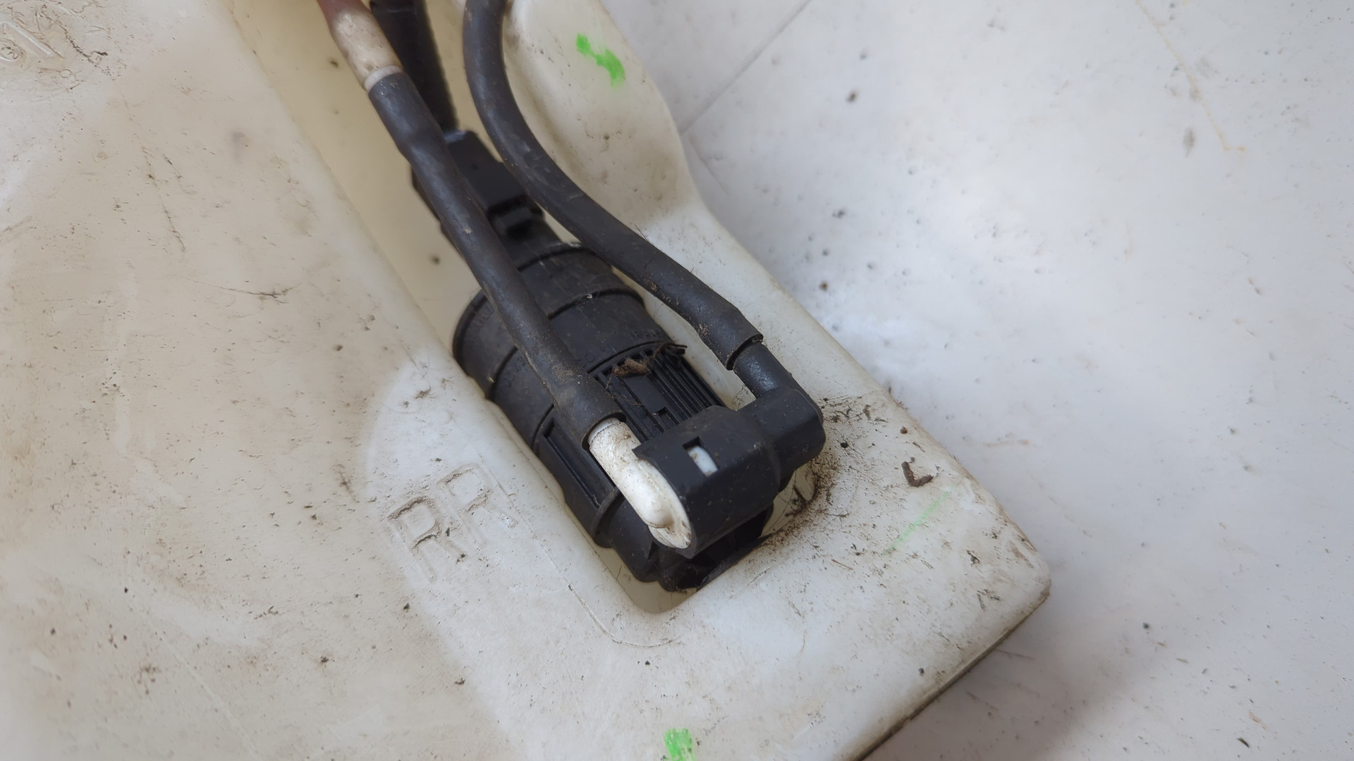 Бачок омывателя лобового стекла