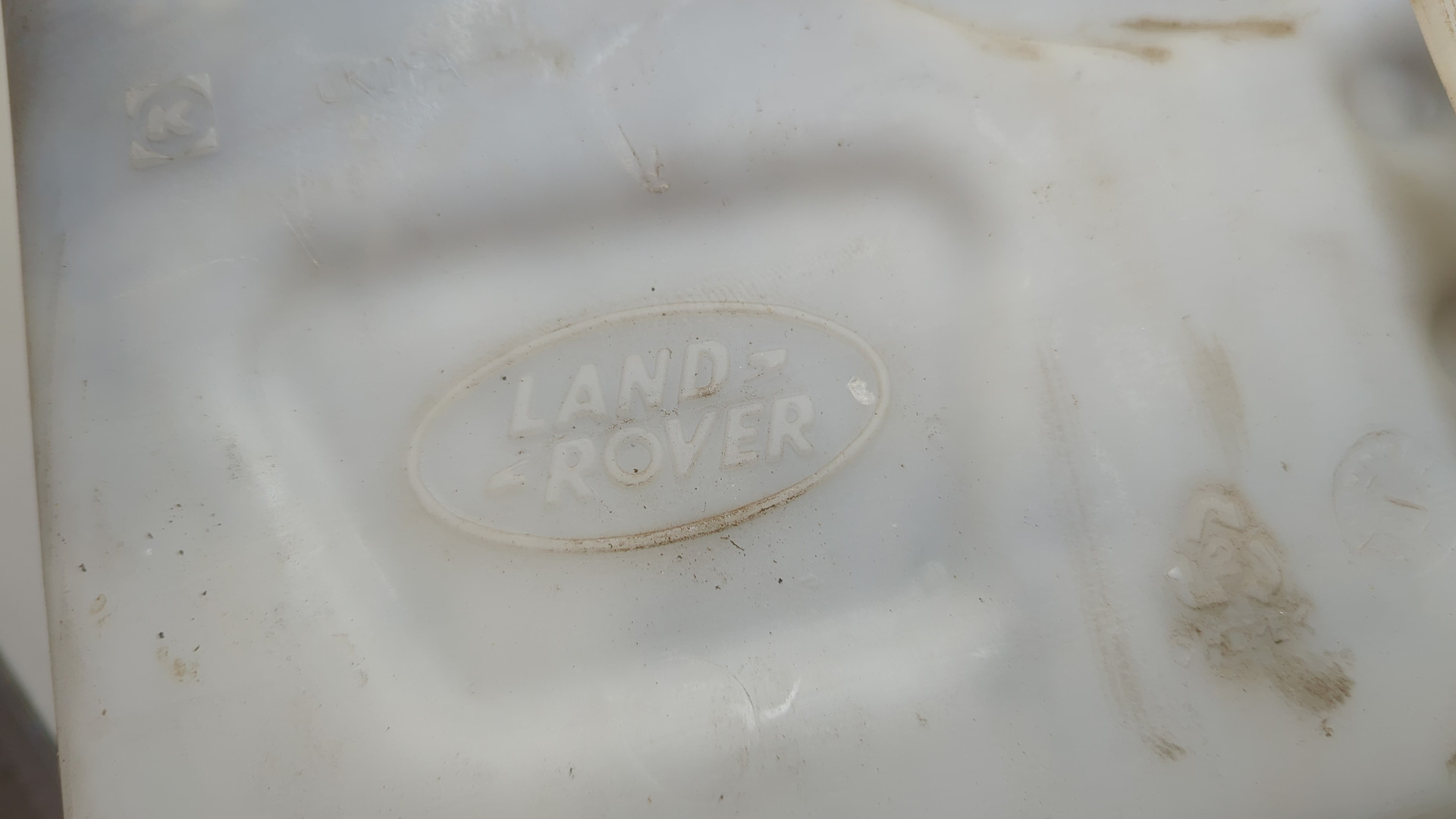 Бачок омывателя лобового стекла