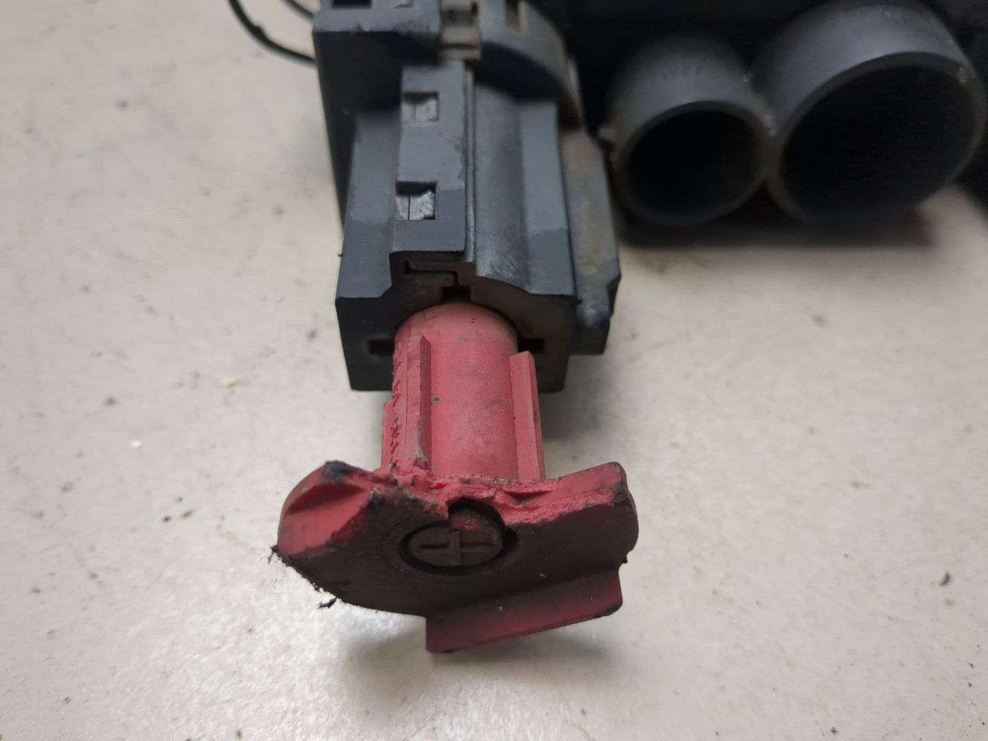 Выключатель массы