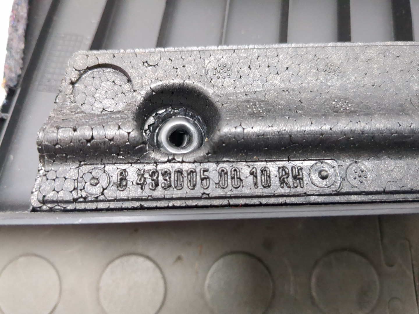 Обшивка стойки