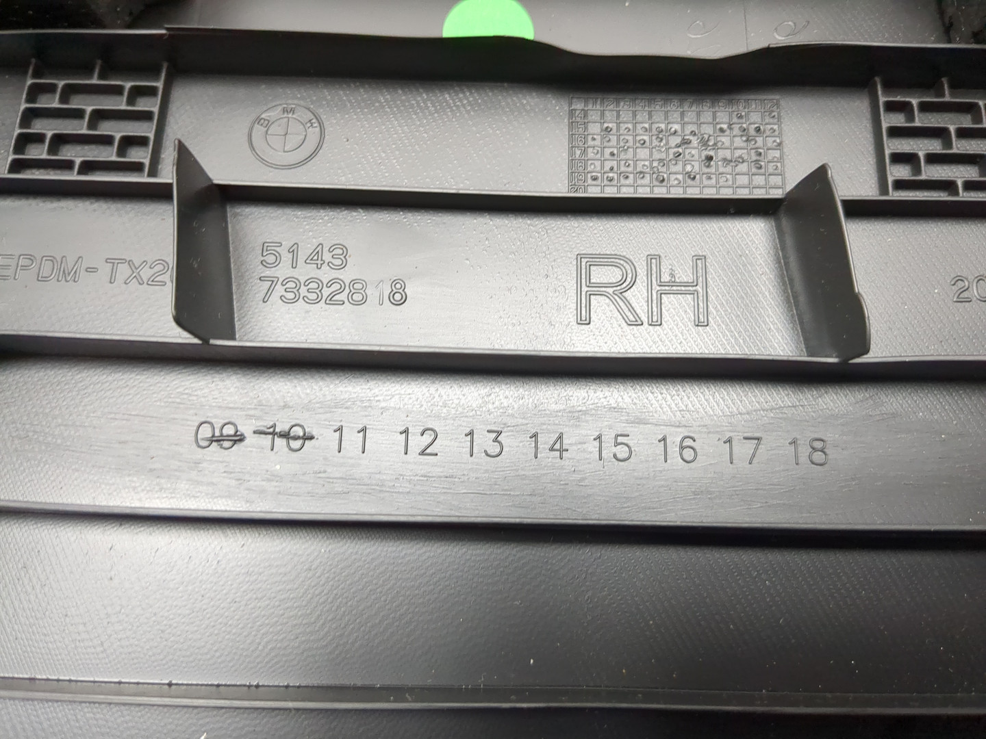 Обшивка стойки