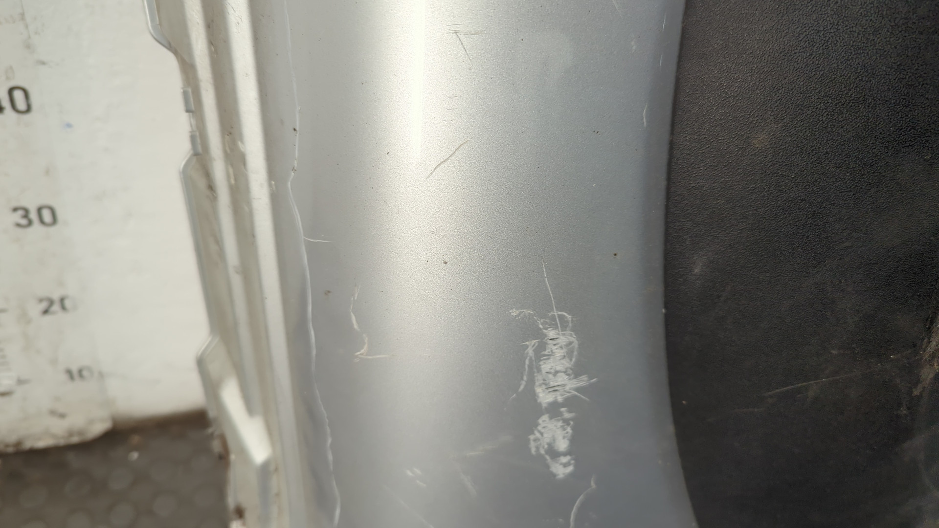 Крыло переднее правое