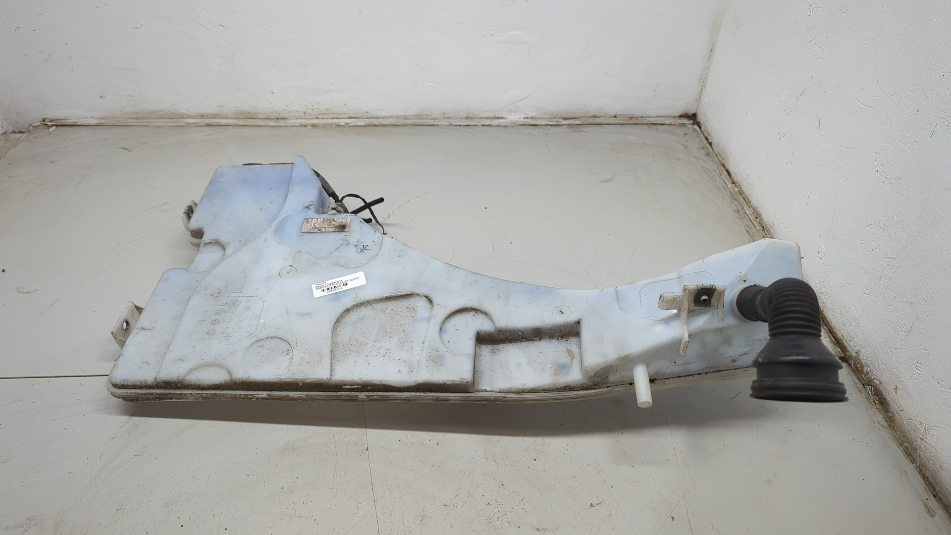 Бачок омывателя лобового стекла