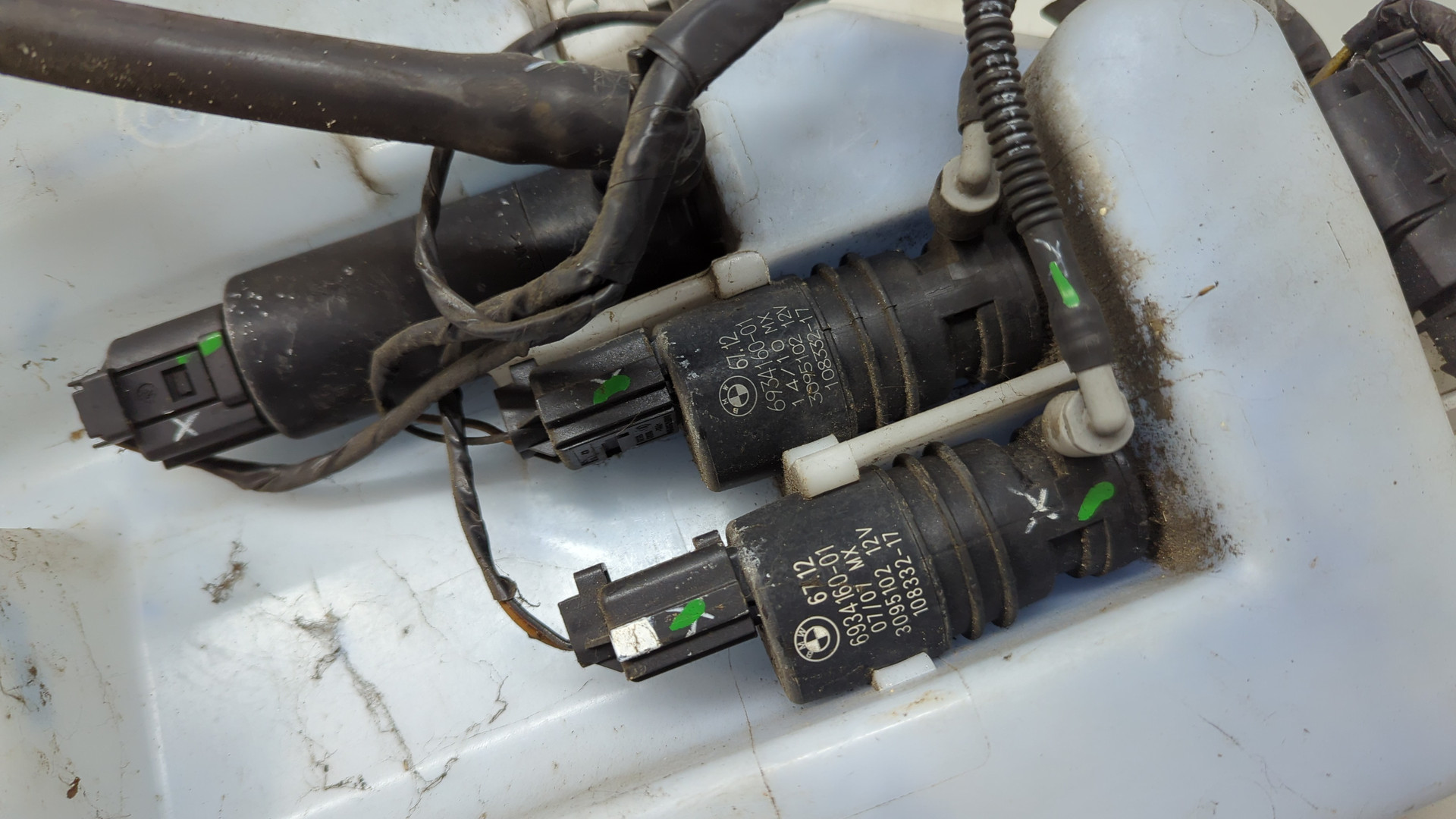 Бачок омывателя лобового стекла