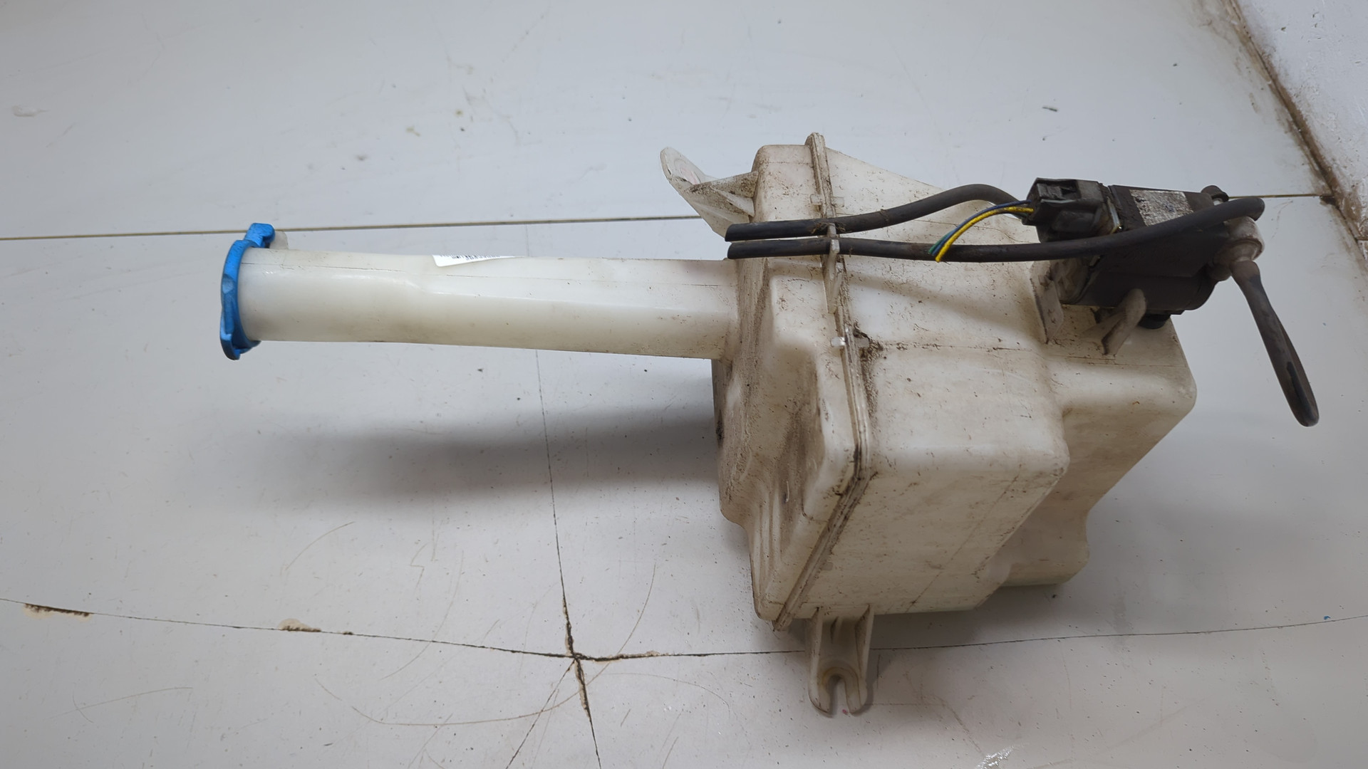 Бачок омывателя лобового стекла