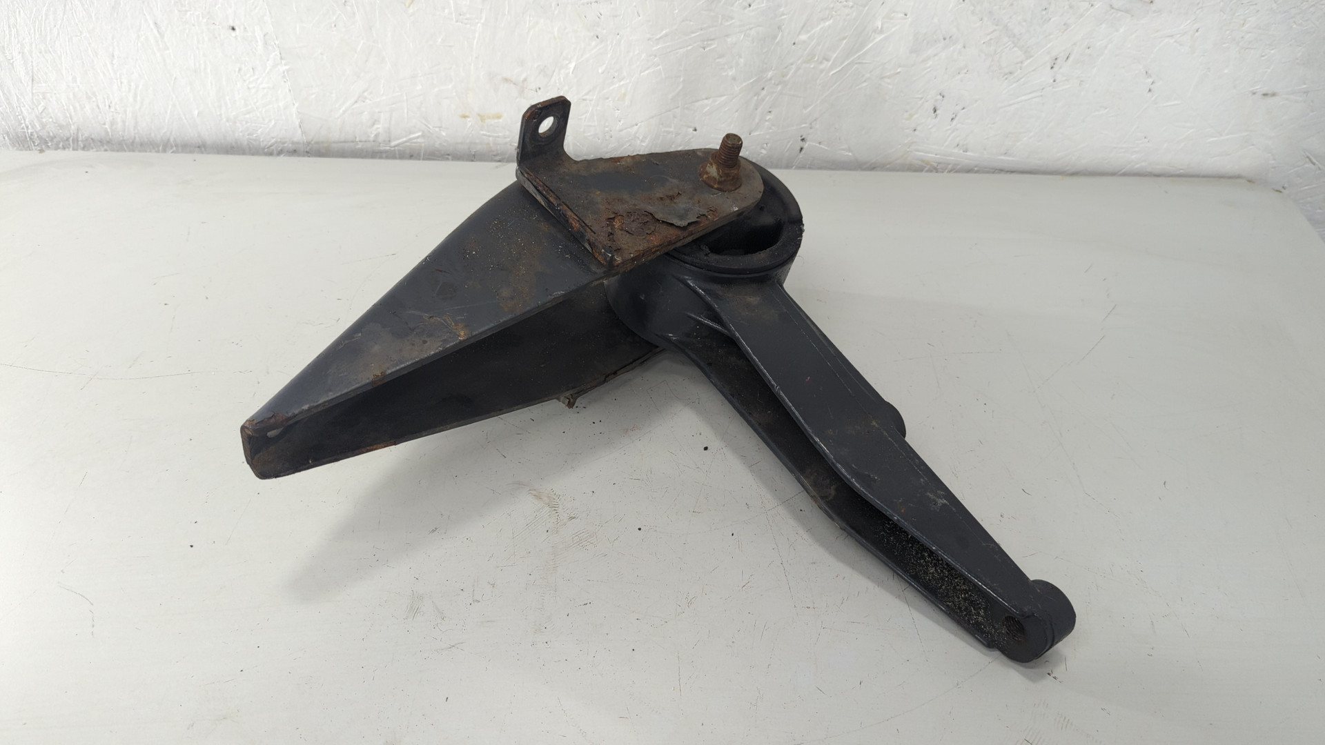 Кронштейн крепления торсиона