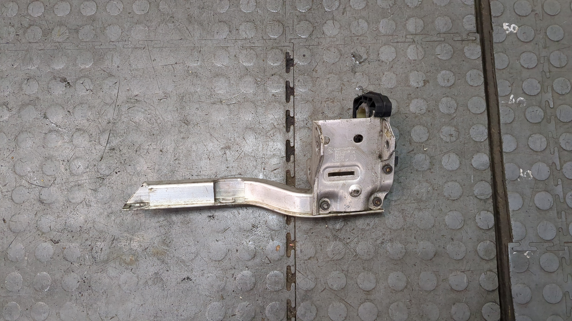 Кронштейн радиатора