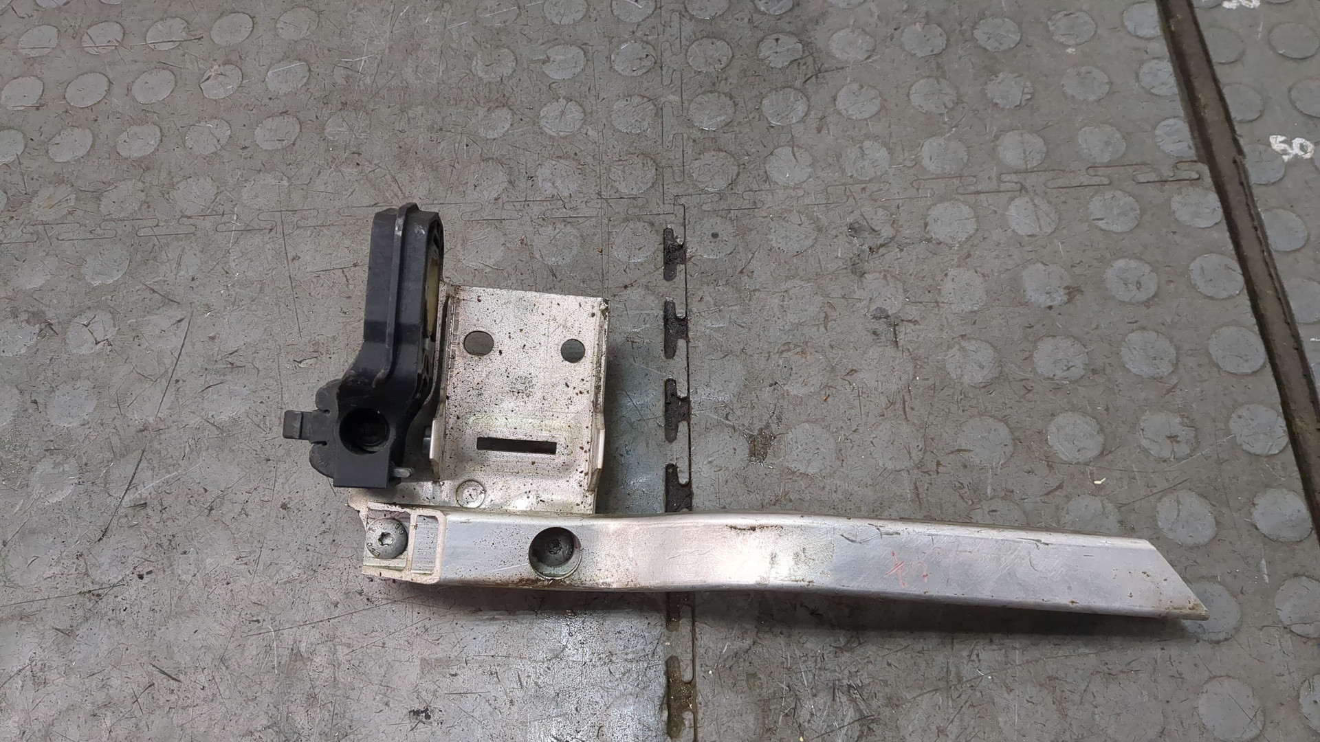 Кронштейн радиатора