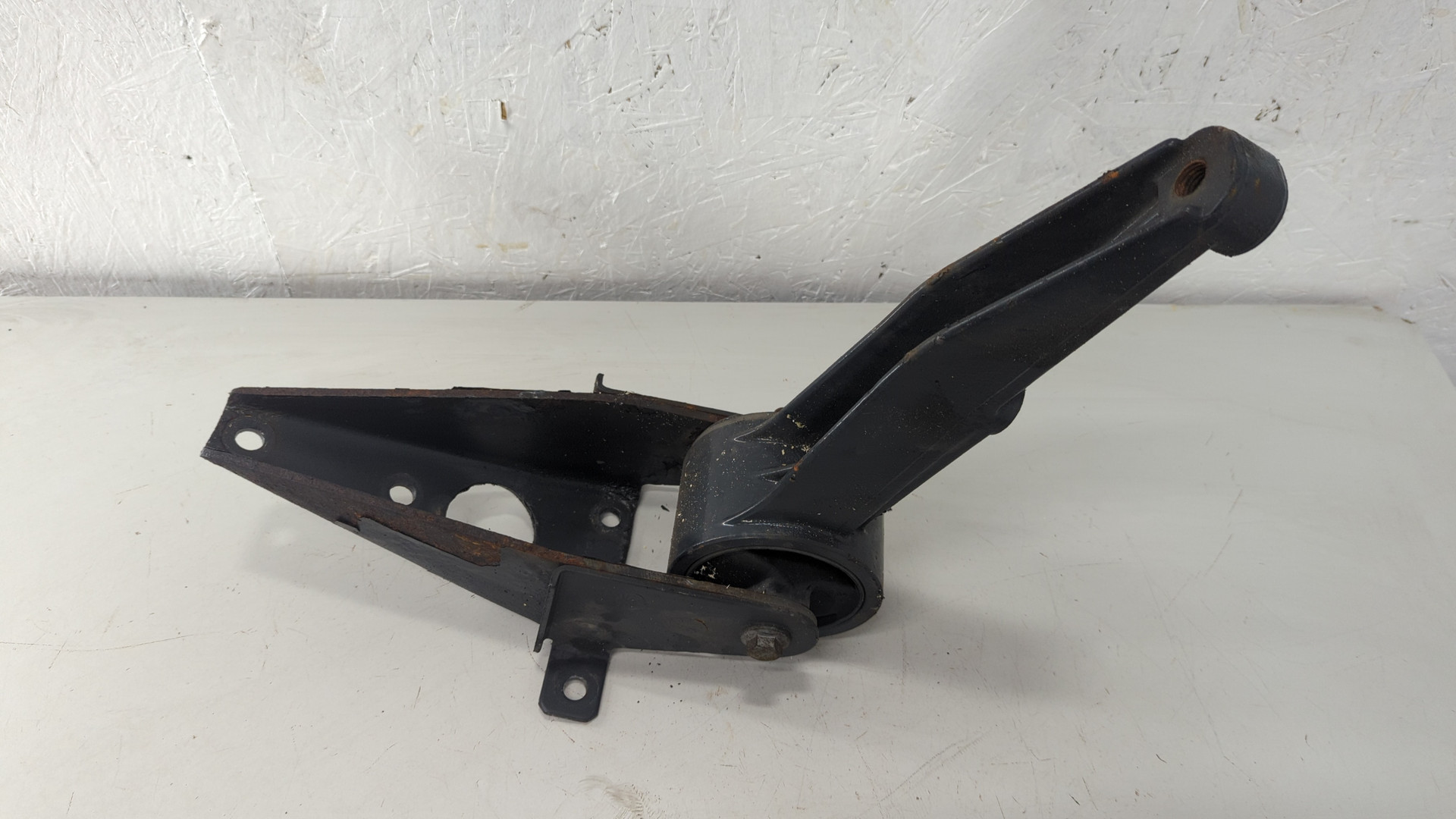 Кронштейн крепления торсиона