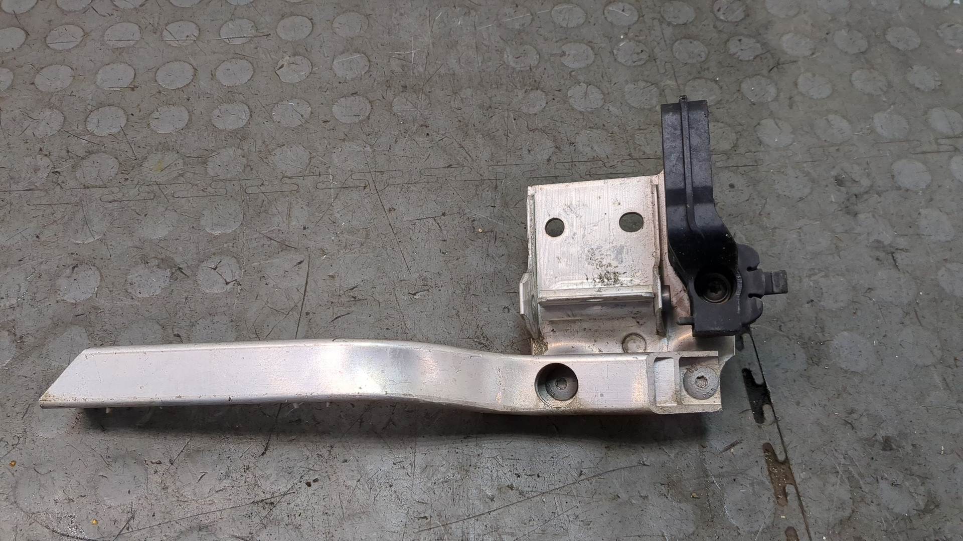 Кронштейн радиатора