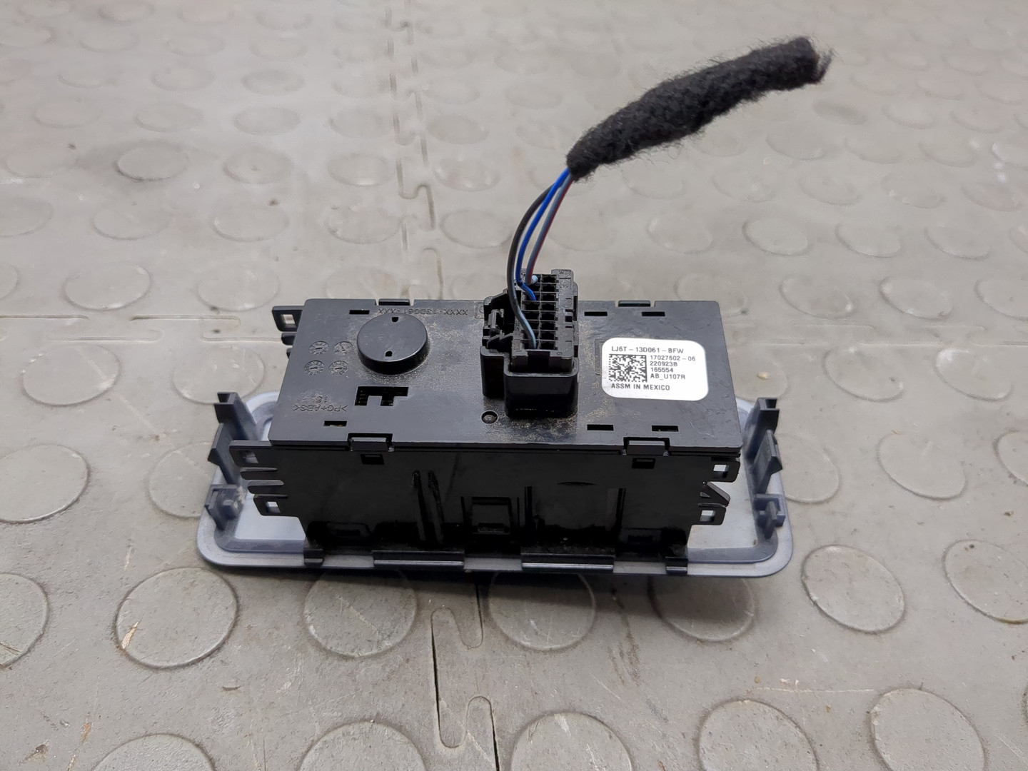 Переключатель света фар