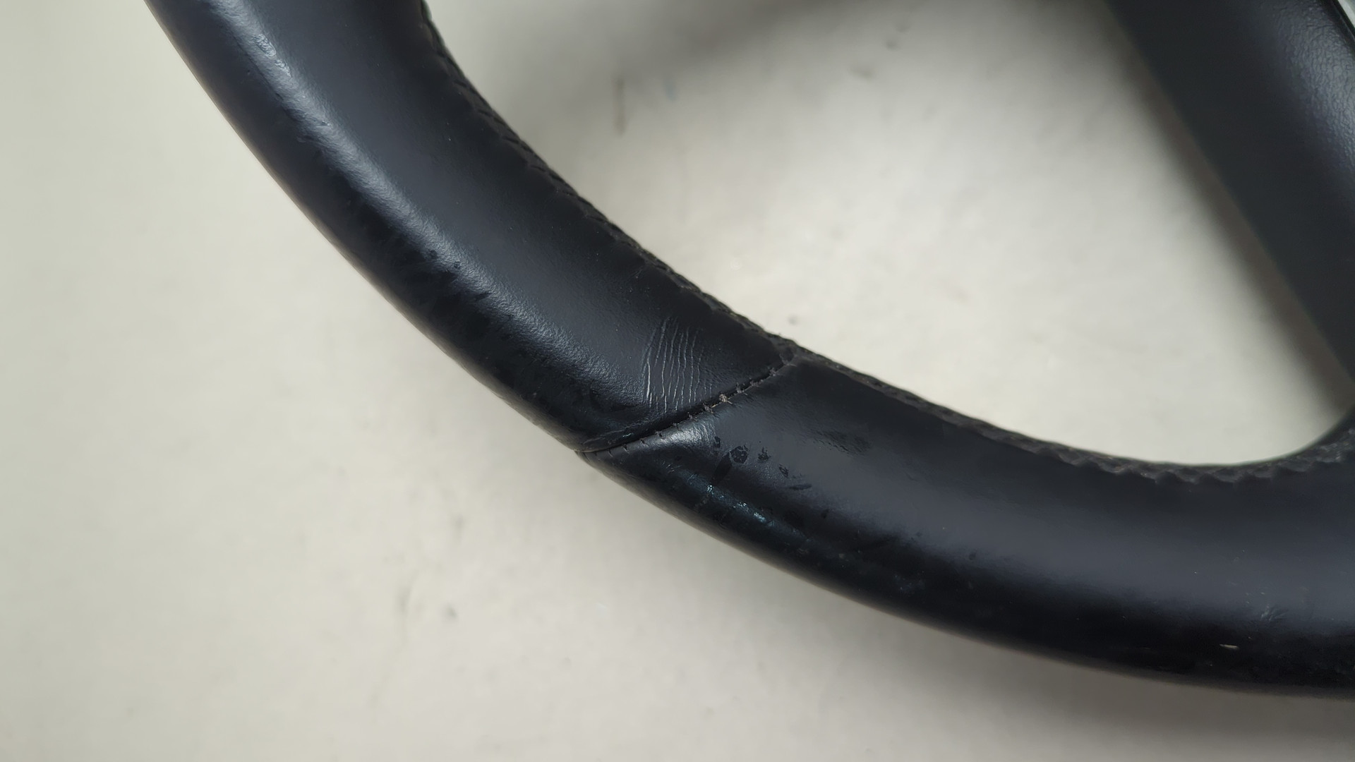 Рулевое колесо (руль)