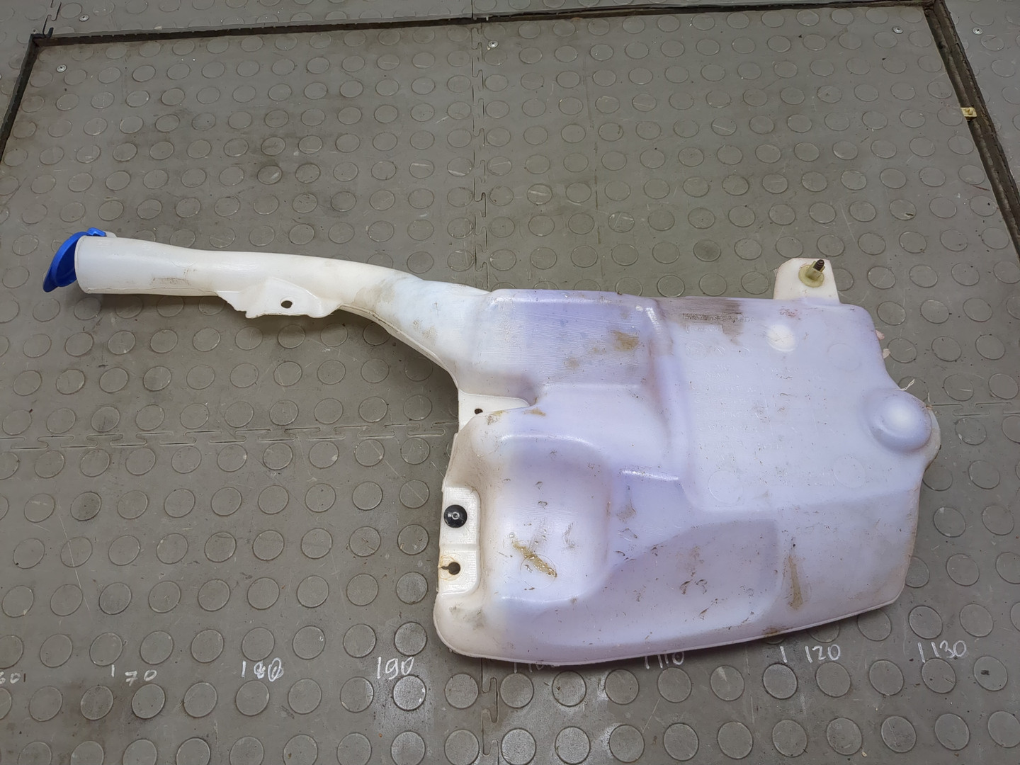 Бачок омывателя лобового стекла