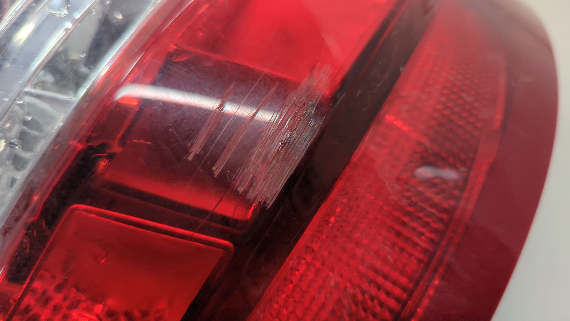 Фонарь задний левый