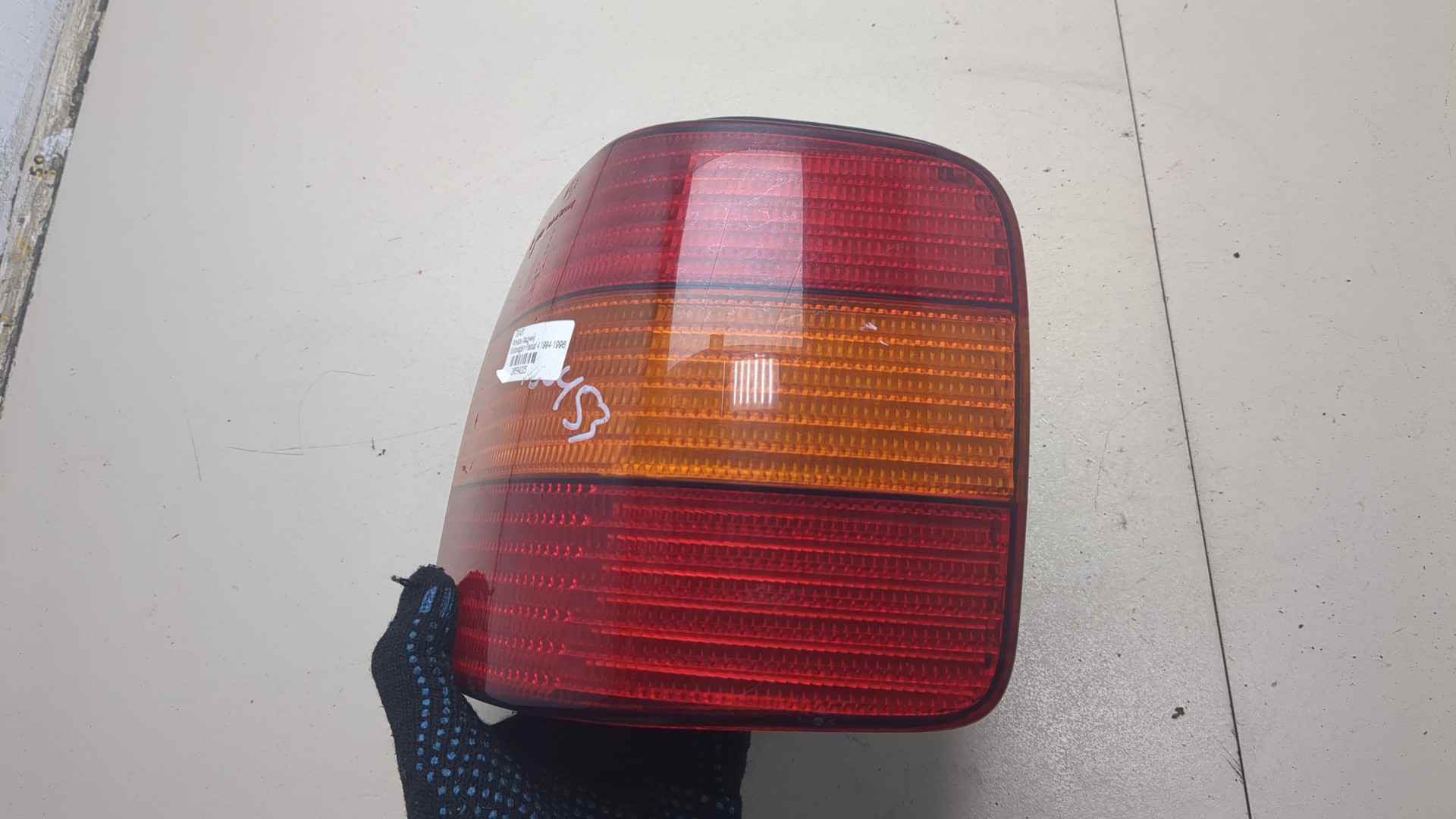 Фонарь задний правый