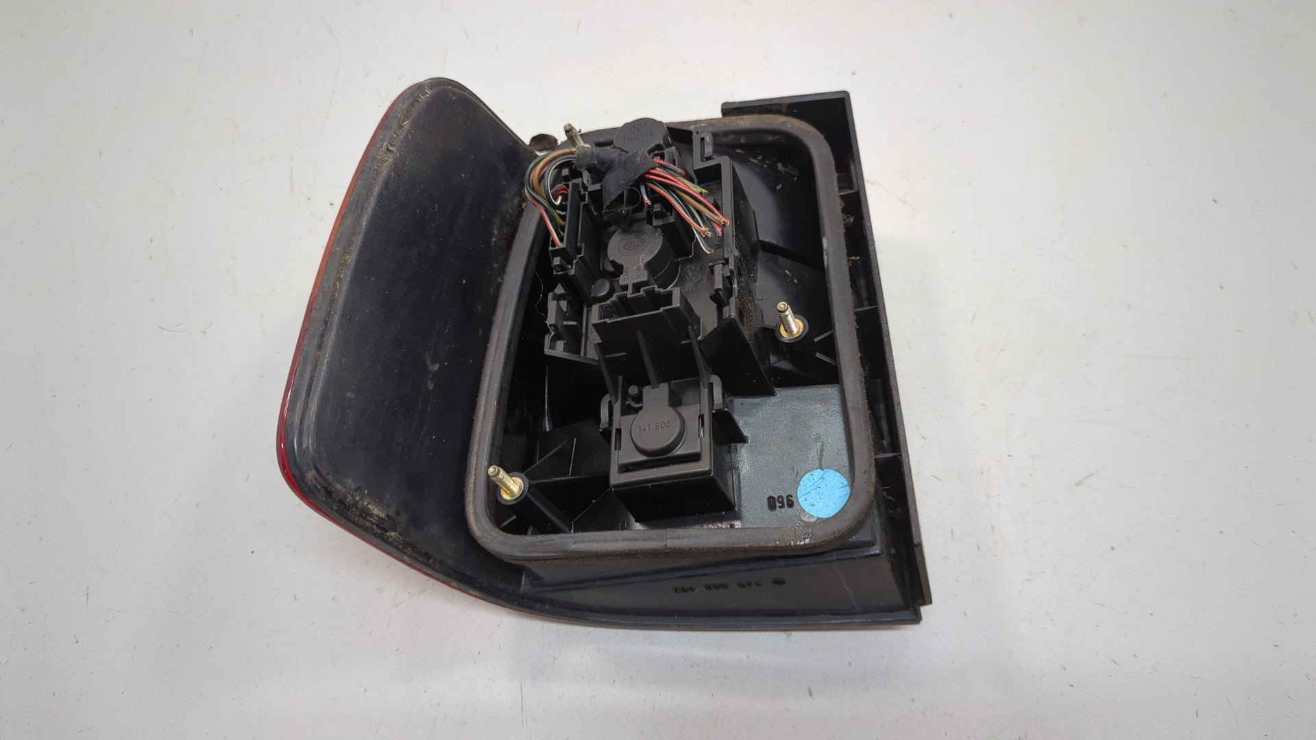 Фонарь задний правый