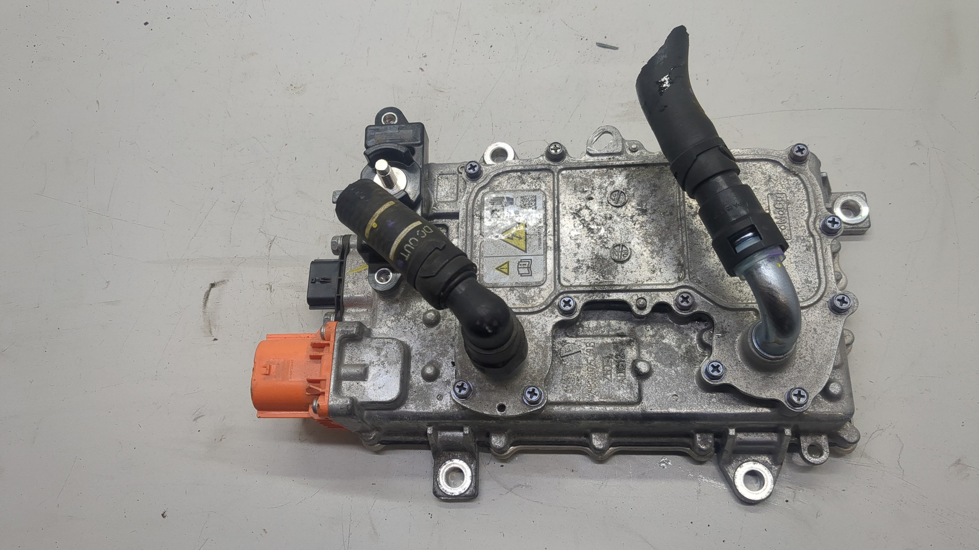 Преобразователь напряжения (адаптер)