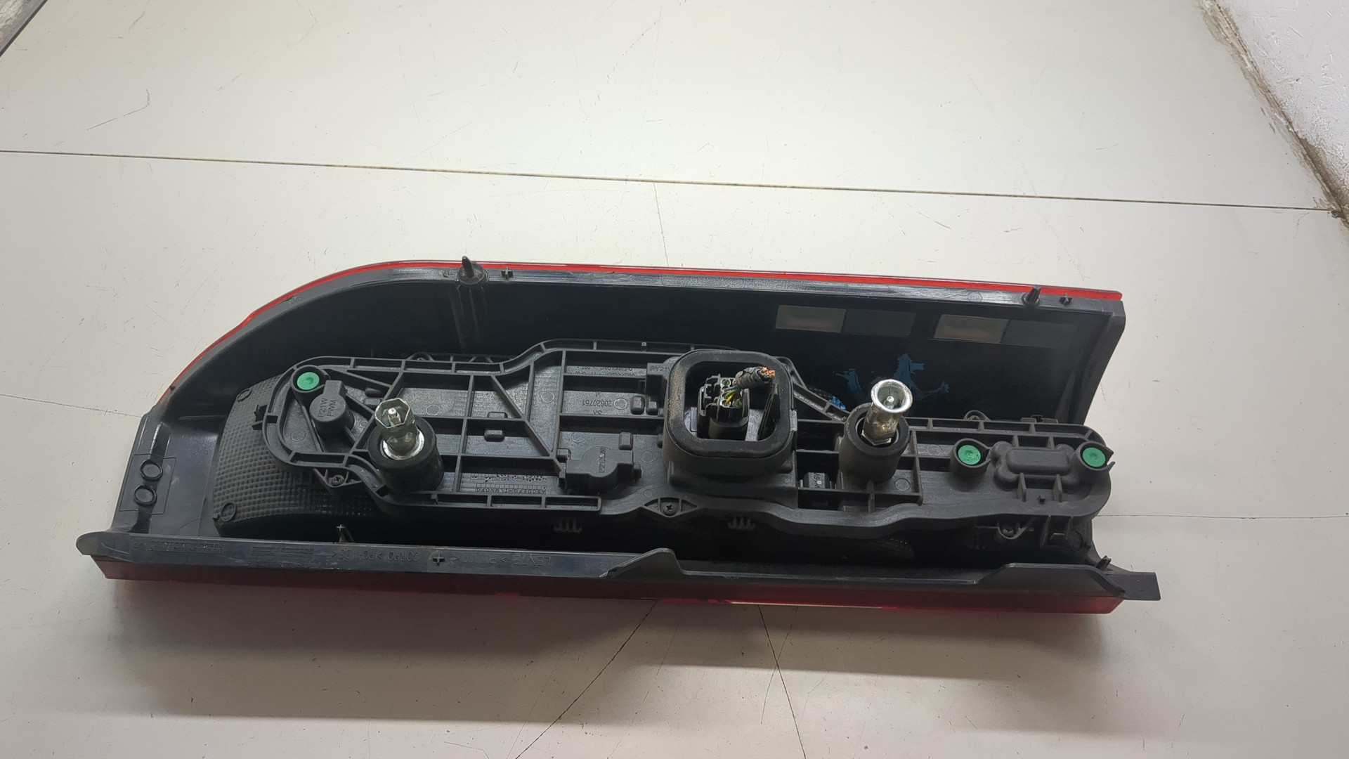 Фонарь задний правый