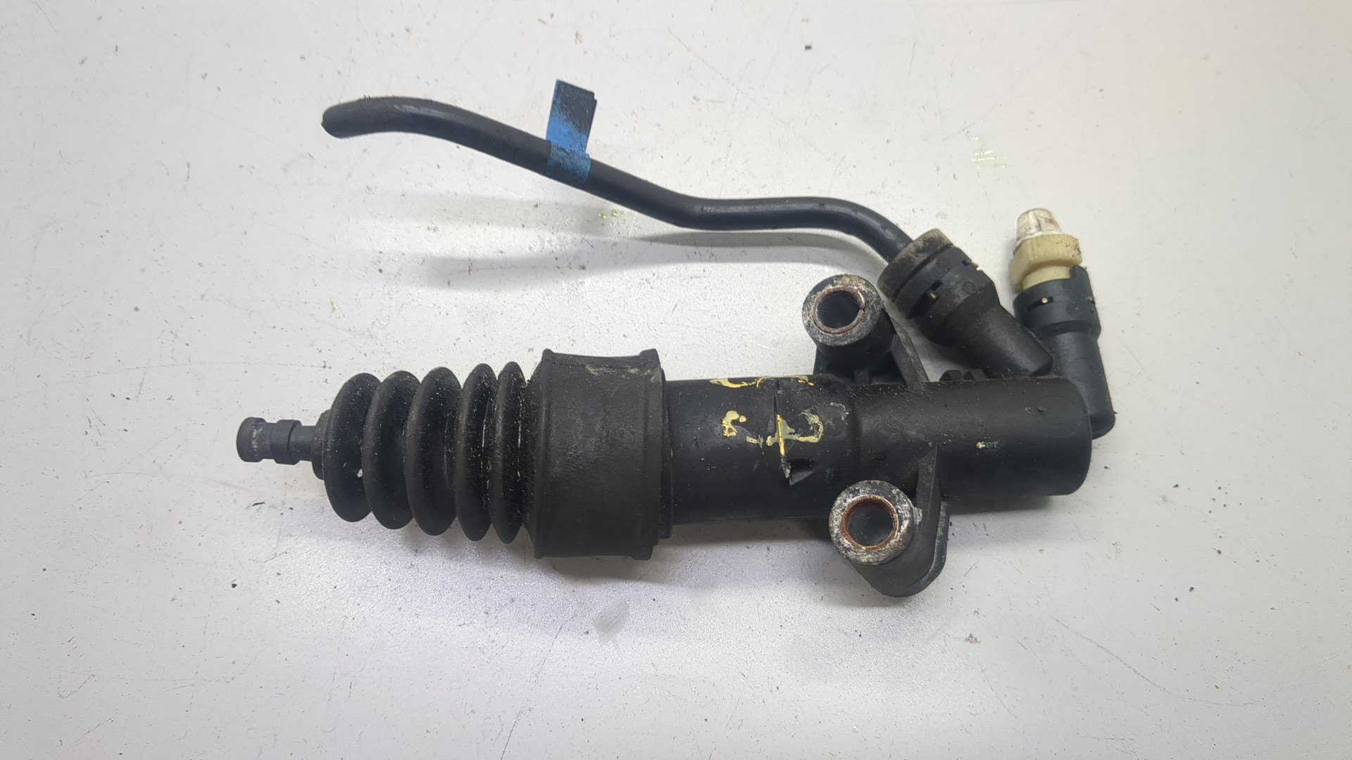 Цилиндр сцепления рабочий