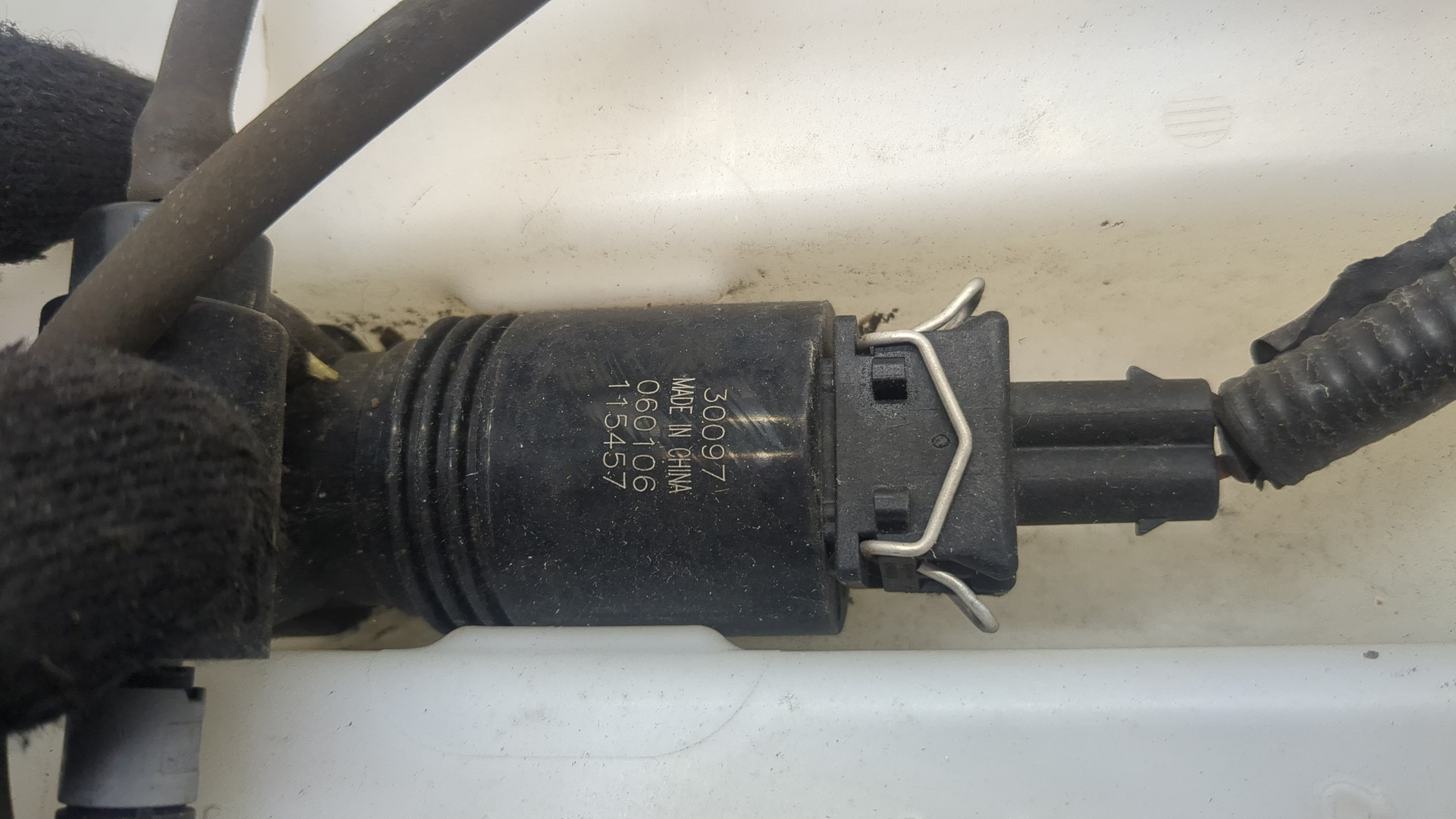 Бачок омывателя лобового стекла