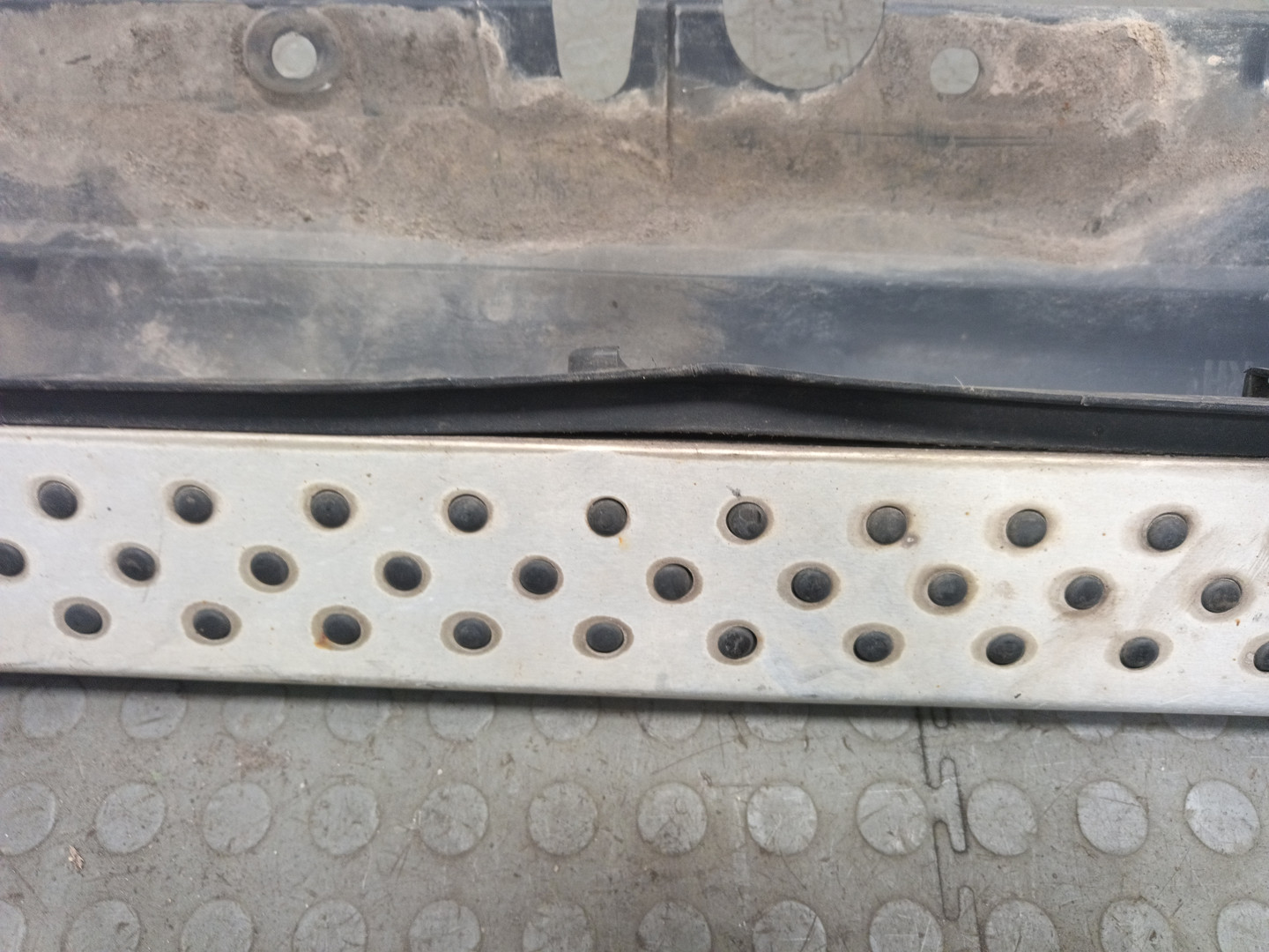 Подножка правая