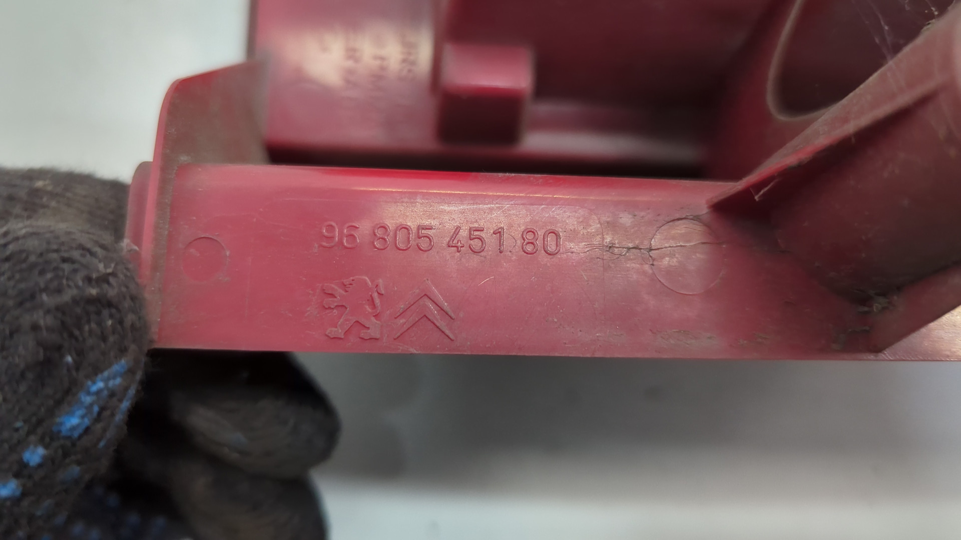 Фонарь задний правый