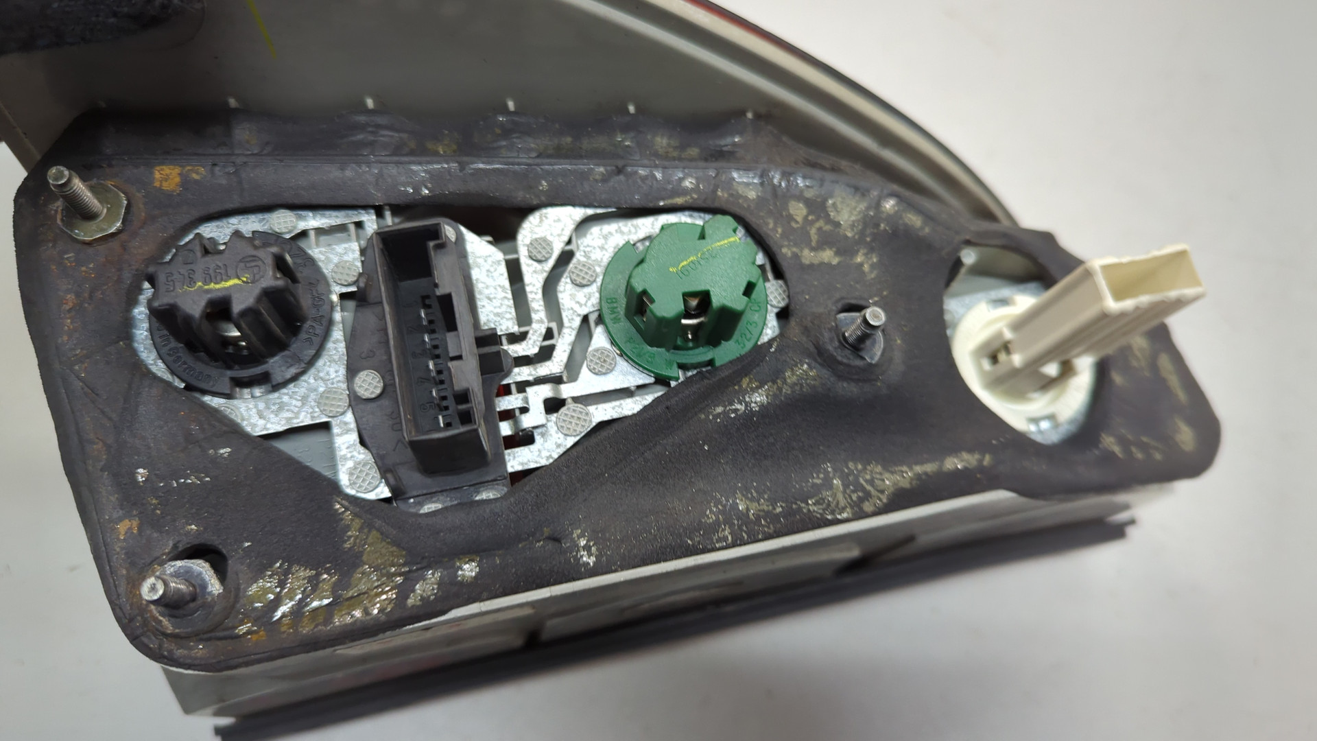 Фонарь задний правый