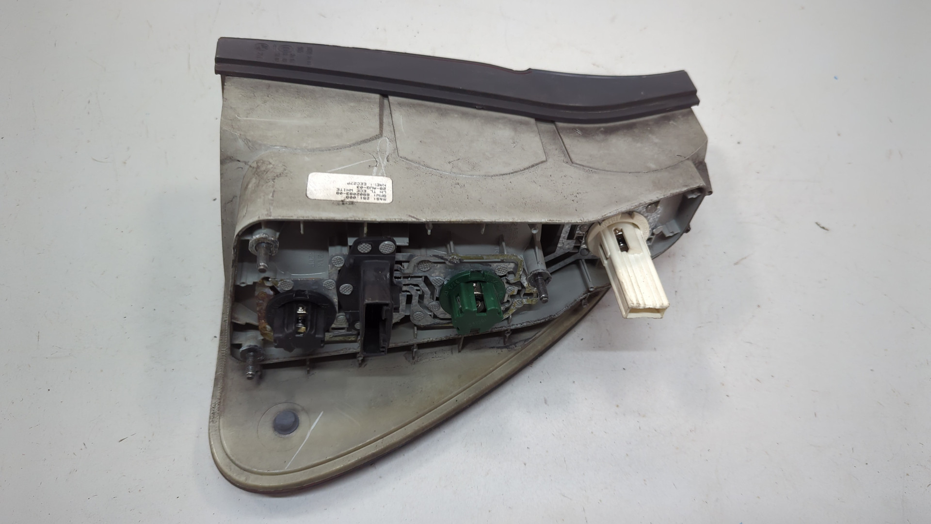 Фонарь задний левый